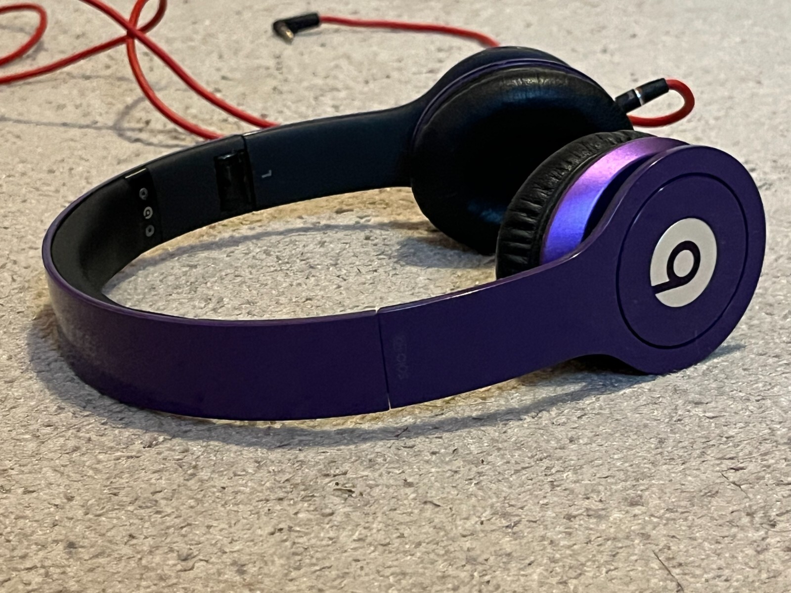 beats by dr. dre Purple Headphones with Wire Jack On The Ear Pad Headband Rare