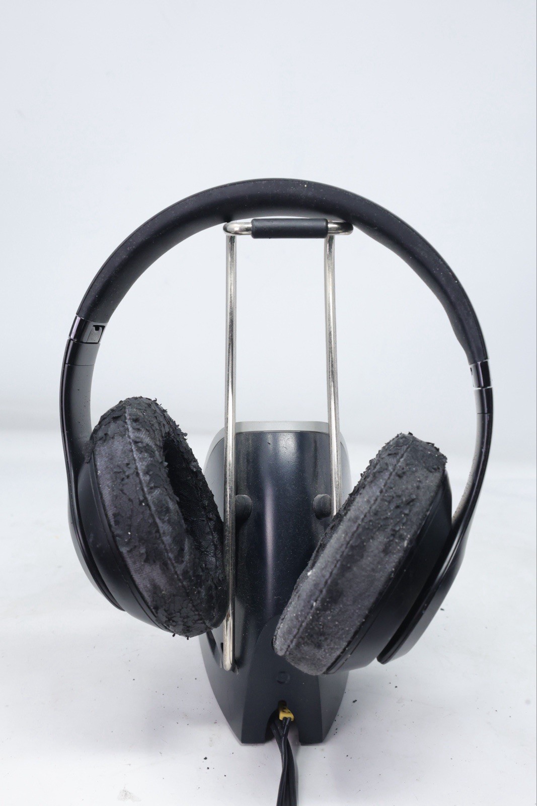 Beats by Dr. Dre Studio3 Over the Ear Wireless Headphones – Black