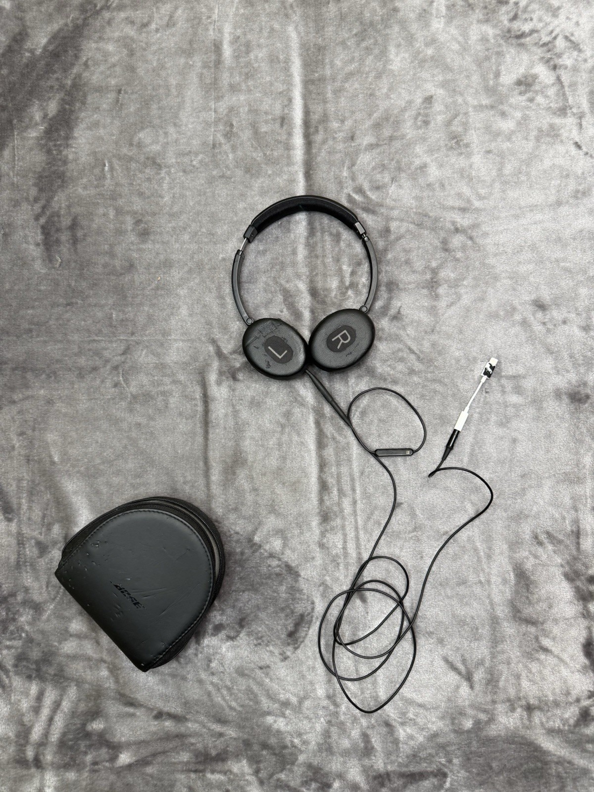 Bose Black On-Ear Wired Foldable Headphones In Black Wire Included
