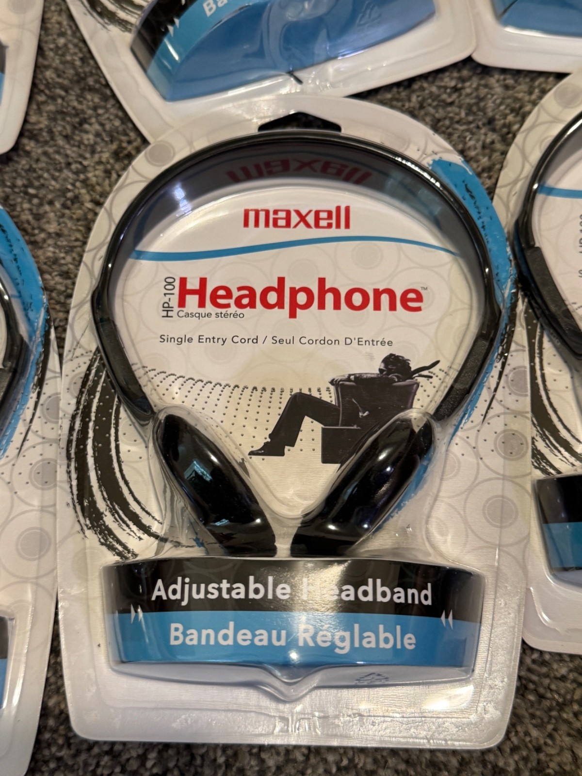 Lot of 6 pairs – Maxell HP-100 Lightweight Adjustable Stereo Headphones wired