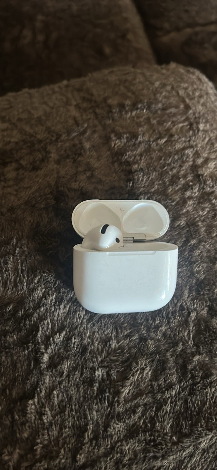 Apple AirPods (4th Generation)