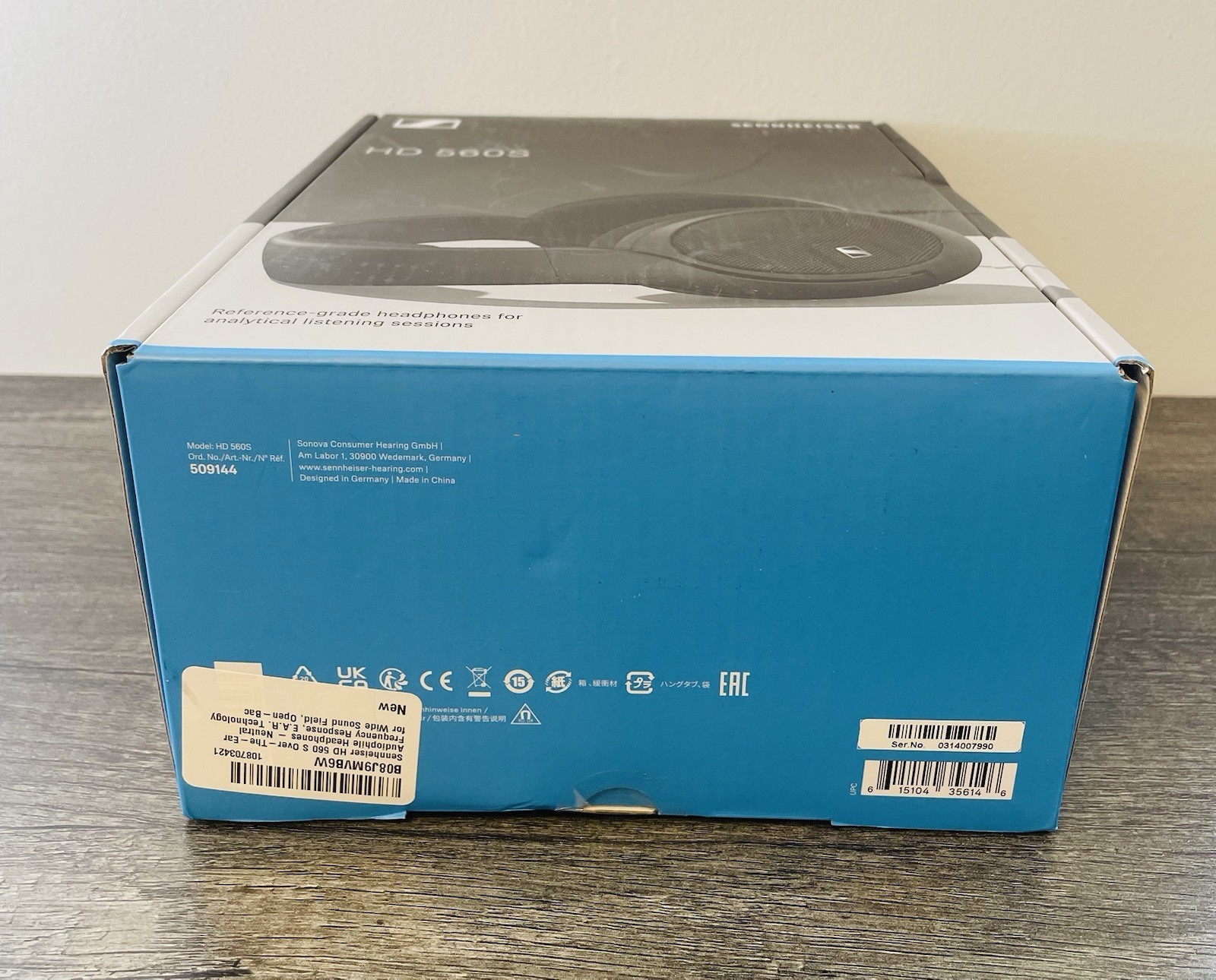 NEW Sennheiser HD560 S Over-The-Ear Audiophile Headphones Dynamic Open Type