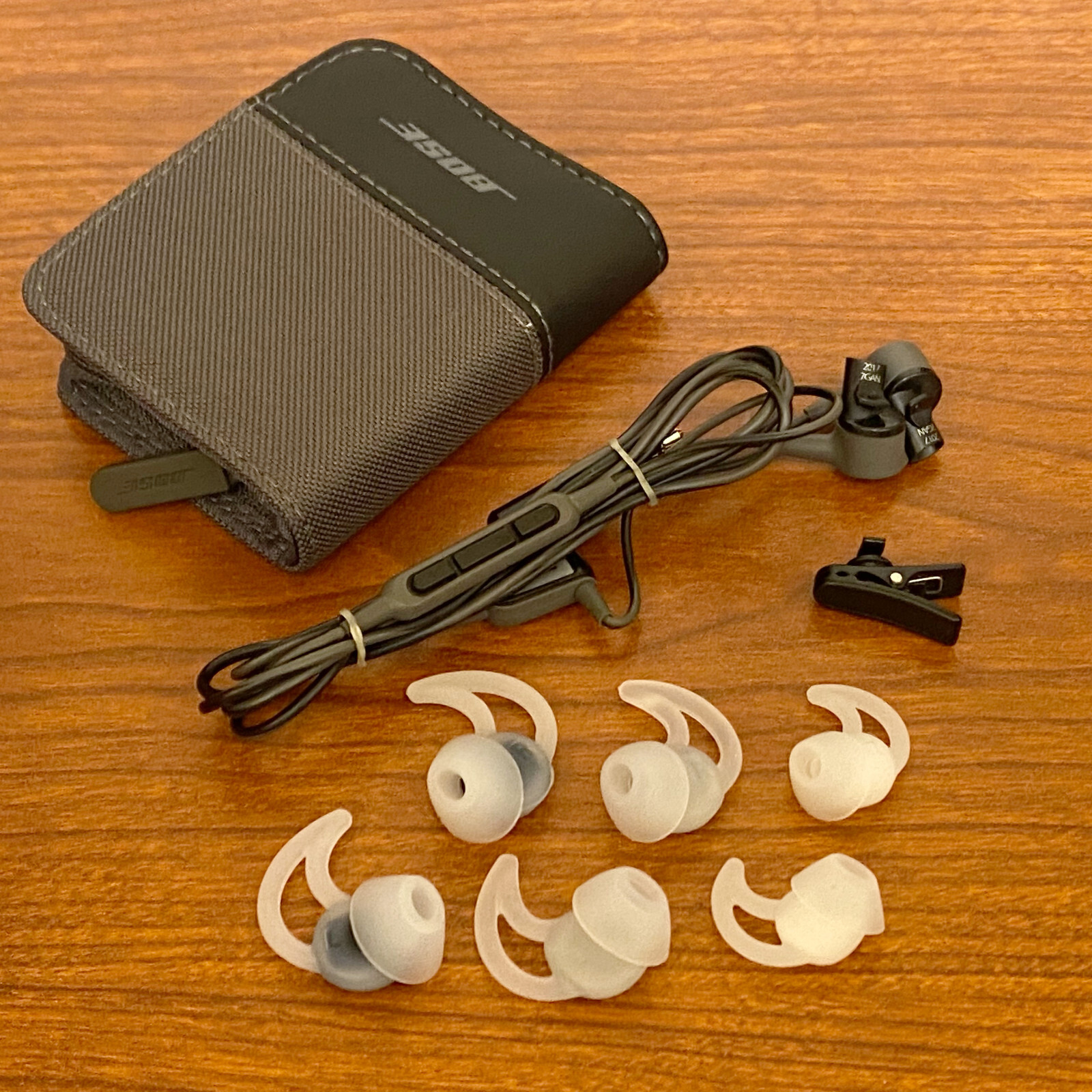 Genuine Bose SoundTrue Ultra In Ear Wired Headphones Charcoal Ear Buds -IOS