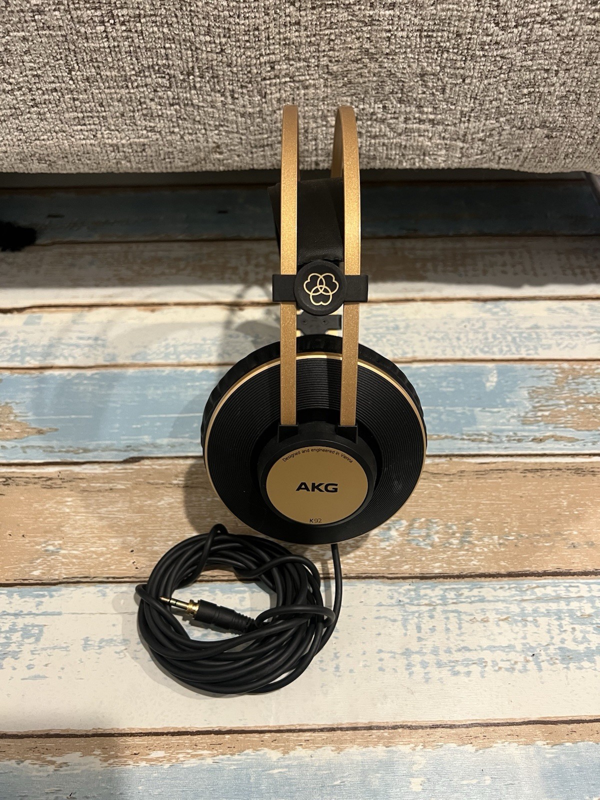 Genuine AKG K92 Over-Ear Closed-Back Monitor Studio Stereo Headphones Black/Gold