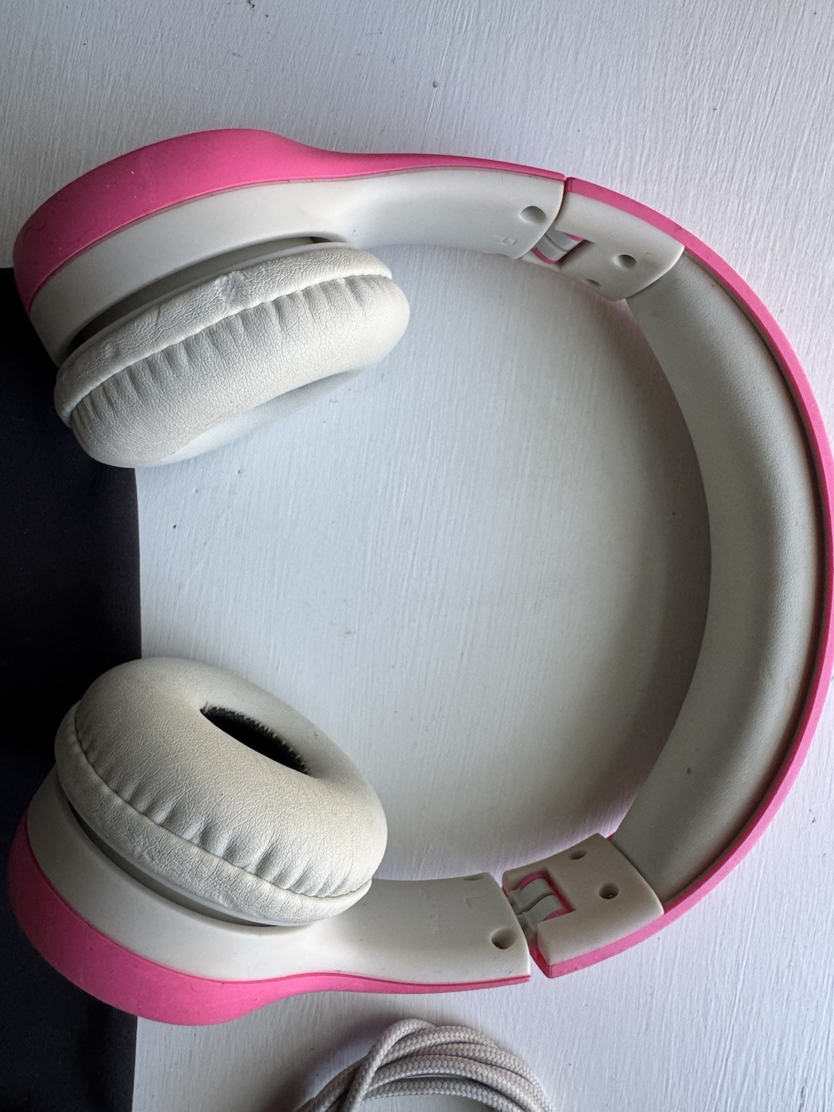 LilGadgets Connect+ Style On-Ear Kids Headphones.