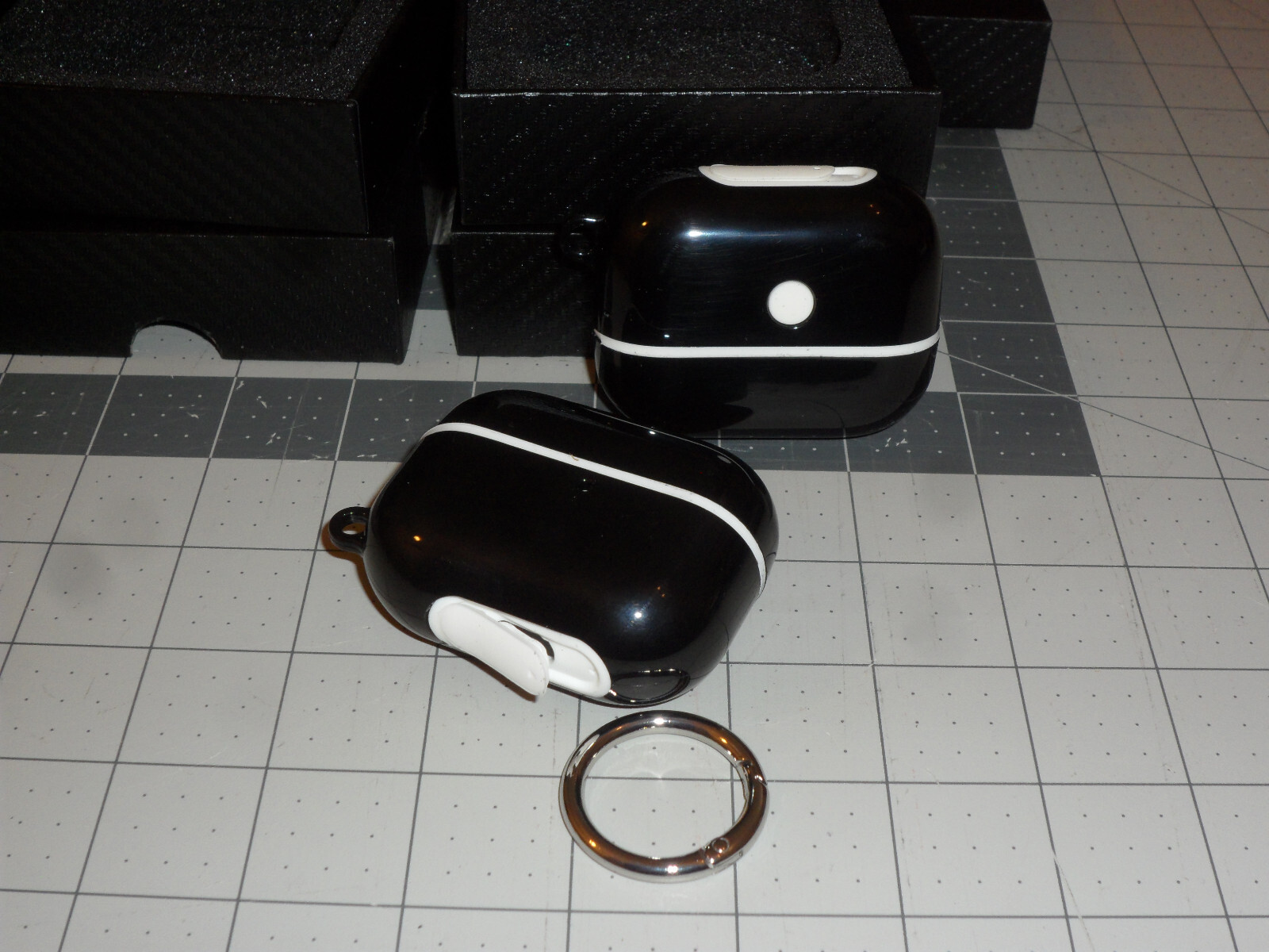 NIB Lot of 5 Black & White Ear Bud Cases Holders Key Chains Stocking Stuffer!