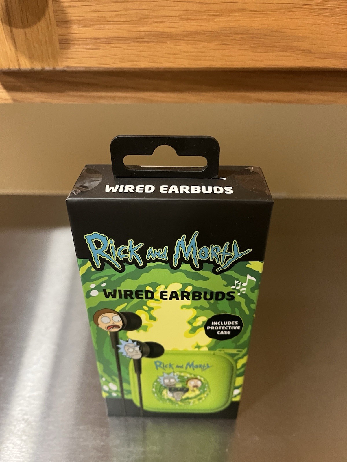 Rick & Morty Wired Ear Buds with 3 by 3 Inch Cool Zipper Case