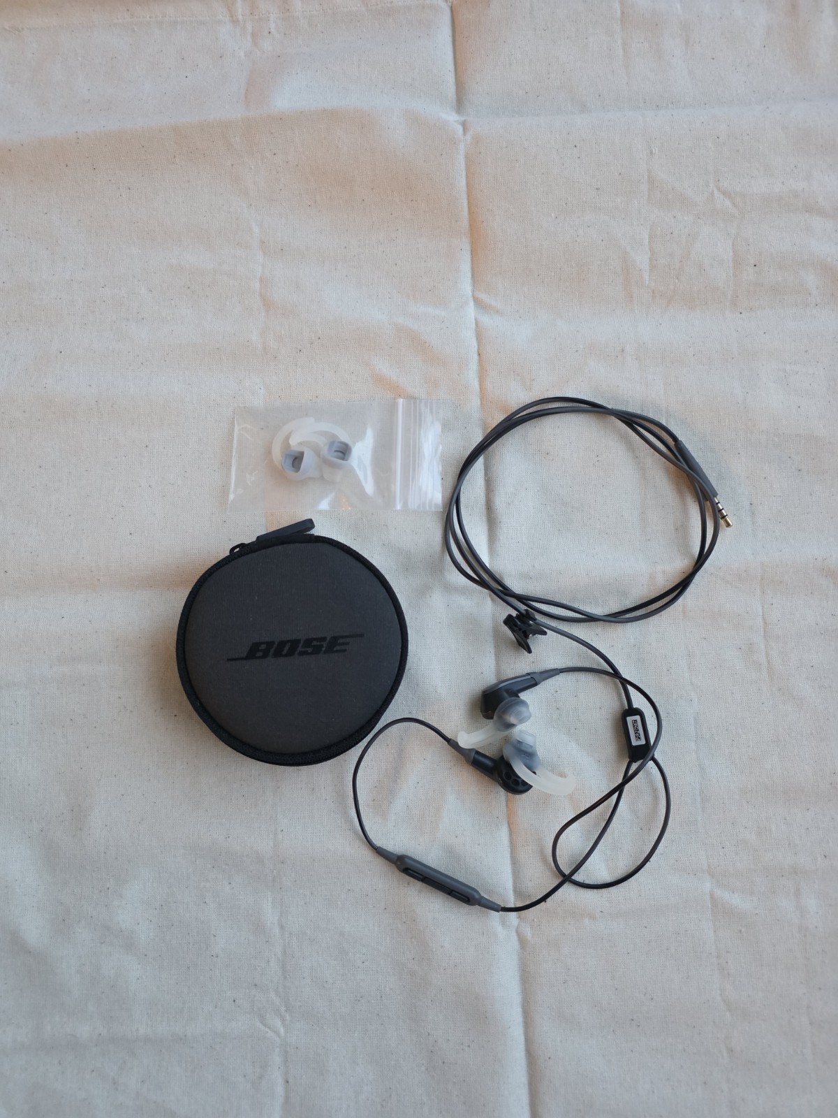 Bose SoundSport In-ear Wired Headphones – Charcoal Black For Android 741776-0070