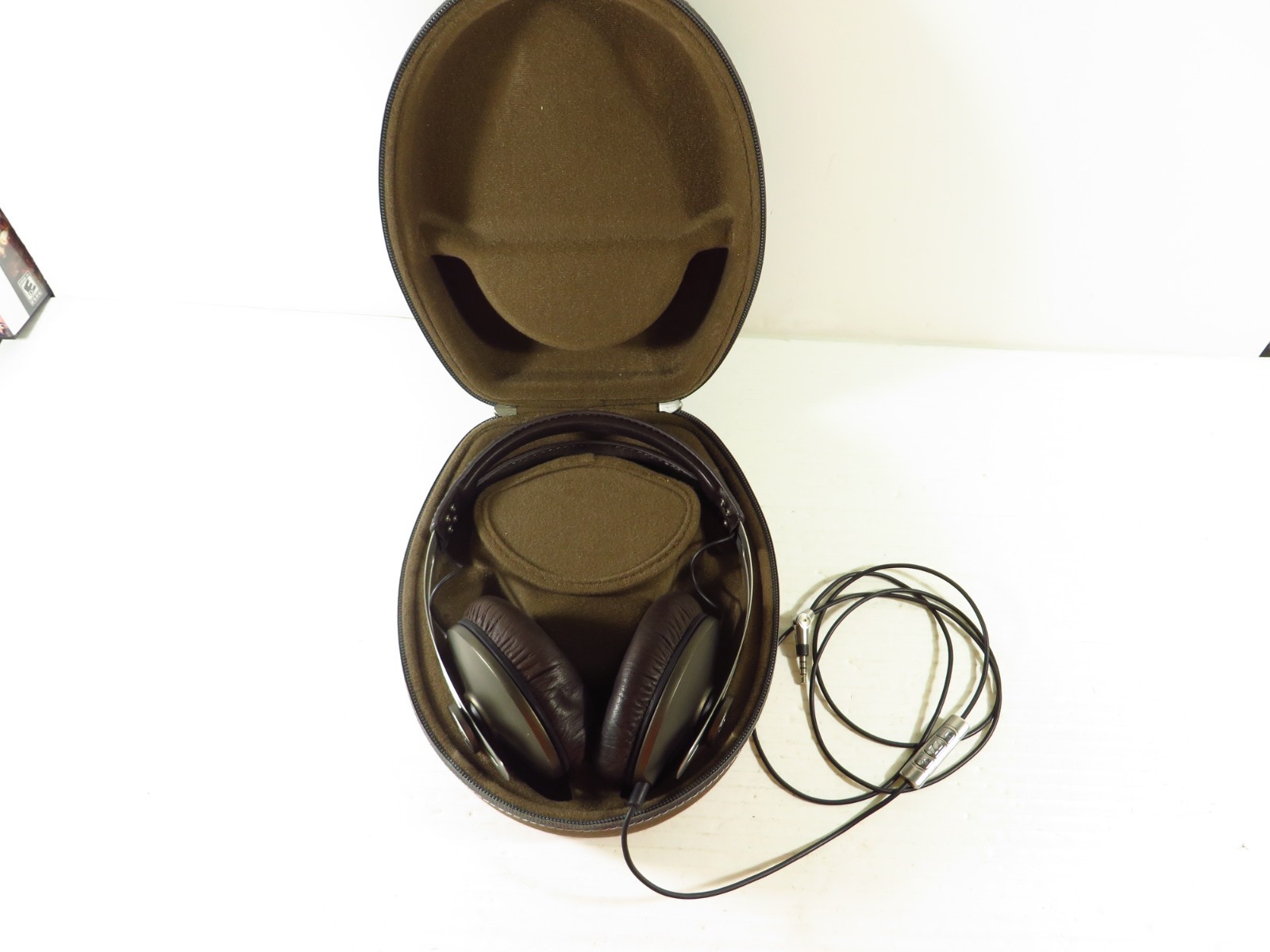 Sennheiser Momentum 1.0 Wired Headphones Over Ear (Brown) w/ Case, Works Great