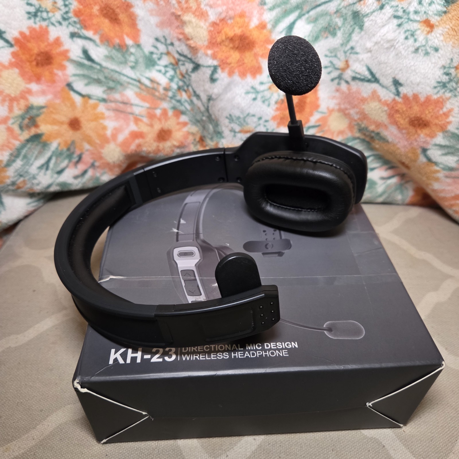 KH – 23 Directional Mic Design Wireless Headphones Open Box Tested