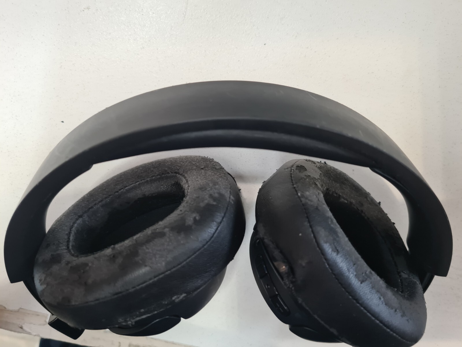 JBL TUNE 750BTNC – Wireless Headphones – Black – Earmuffs needs replacement