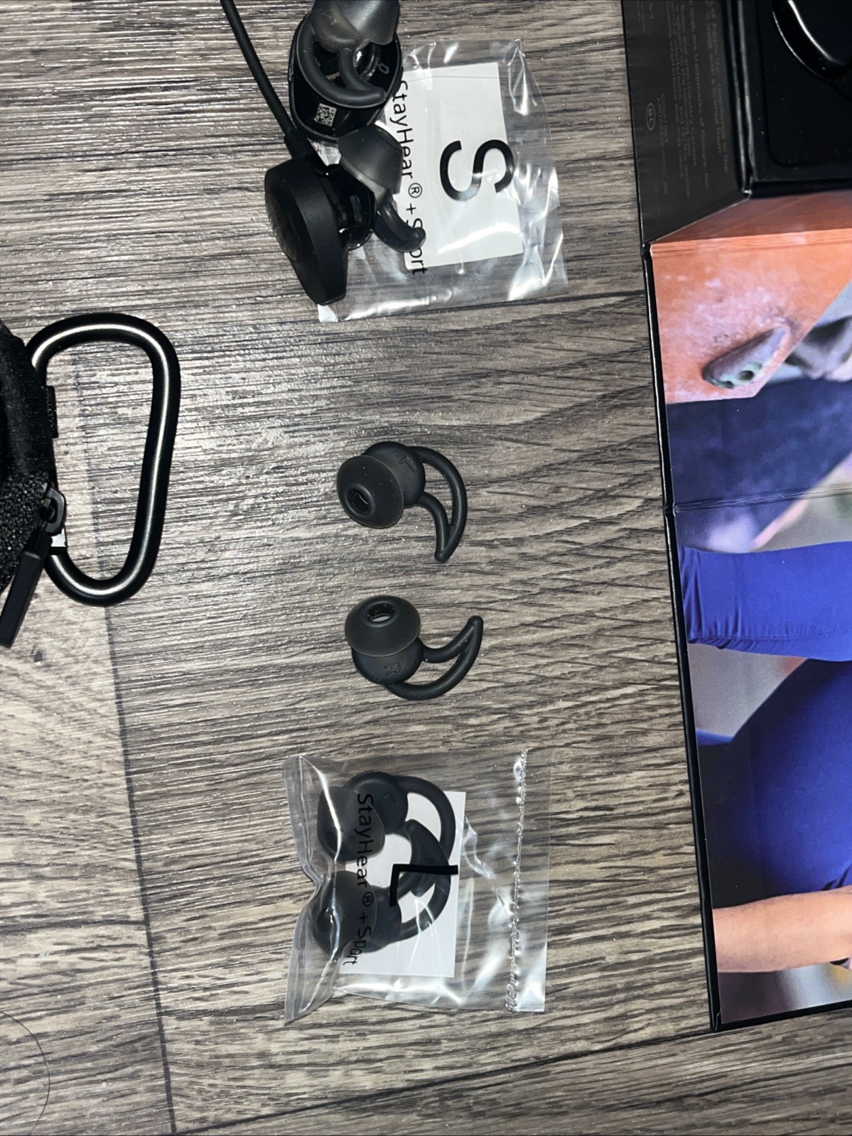 Bose 761529-0010 SoundSport Wireless in Ear Neckband Headphones Black + Extras