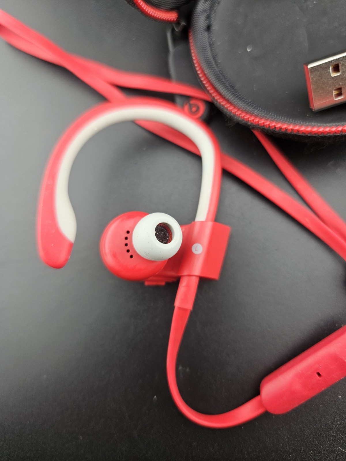 Beats Powerbeats2 Wireless Ear Hook Earphones by Dr. Dre B0516 – Red + Gray