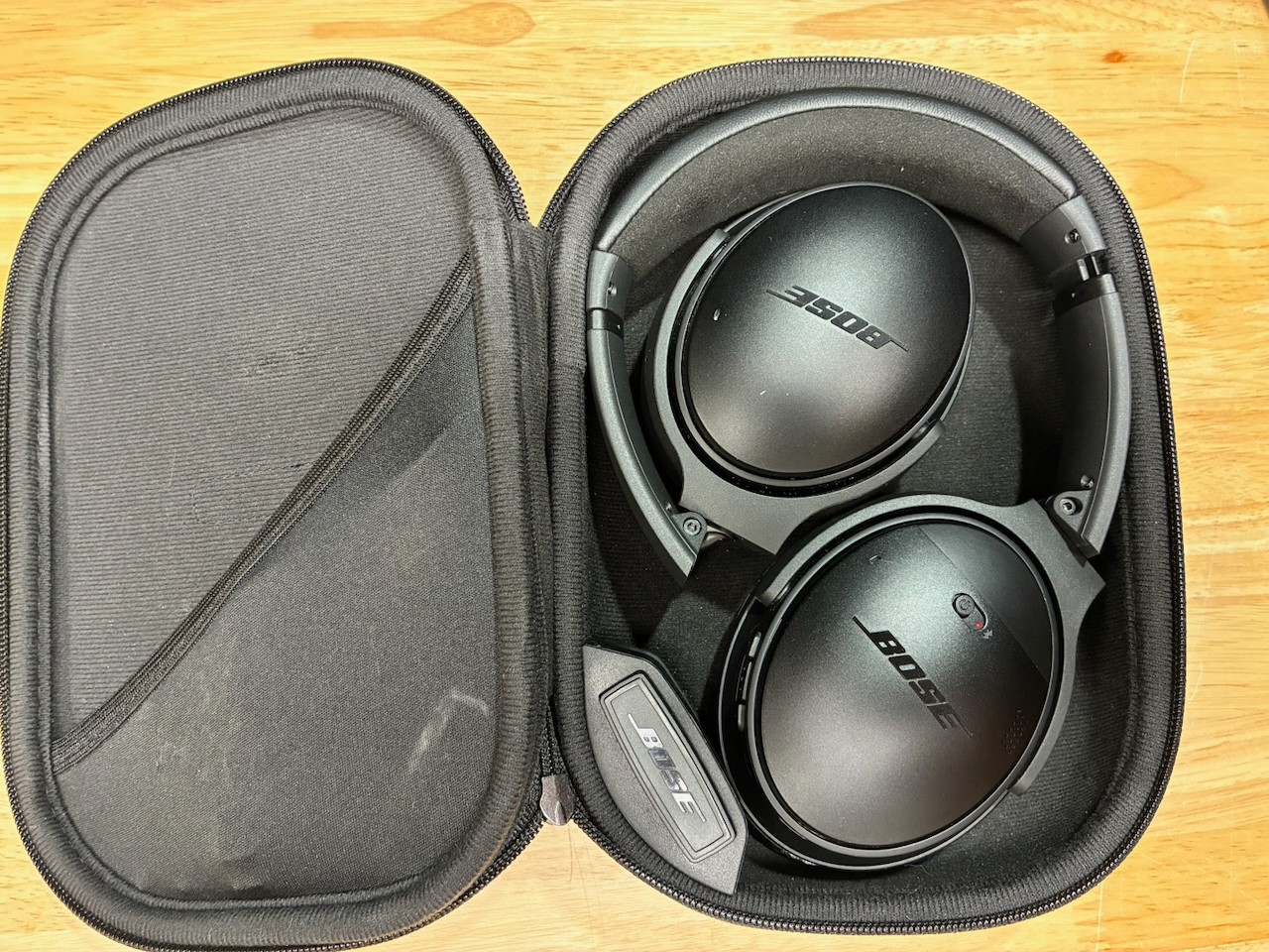 Bose QuietComfort 35 QC35 Bluetooth Wireless Headphones Black Complete in Box