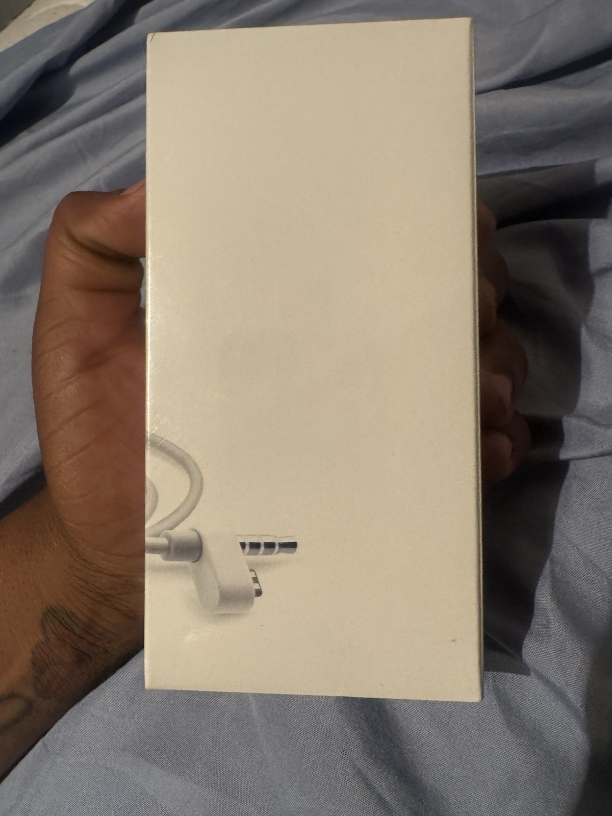 Sealed iPod Remote + Earphones