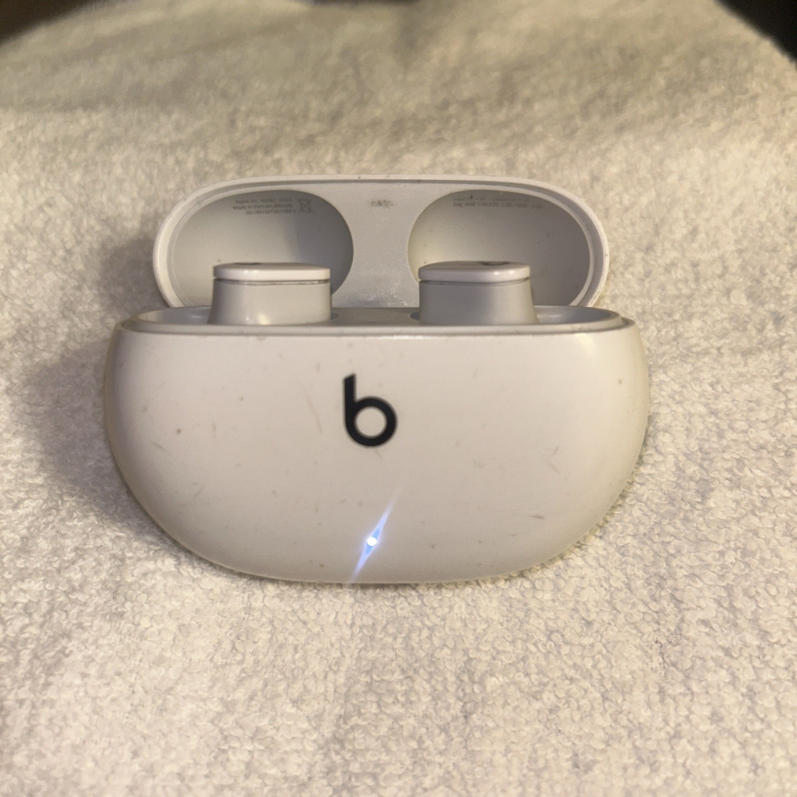 BEATS STUDIO BUDS WIRELESS NOISE CANCELLATION EARBUDS MJ4Y3LL/A – WHITE