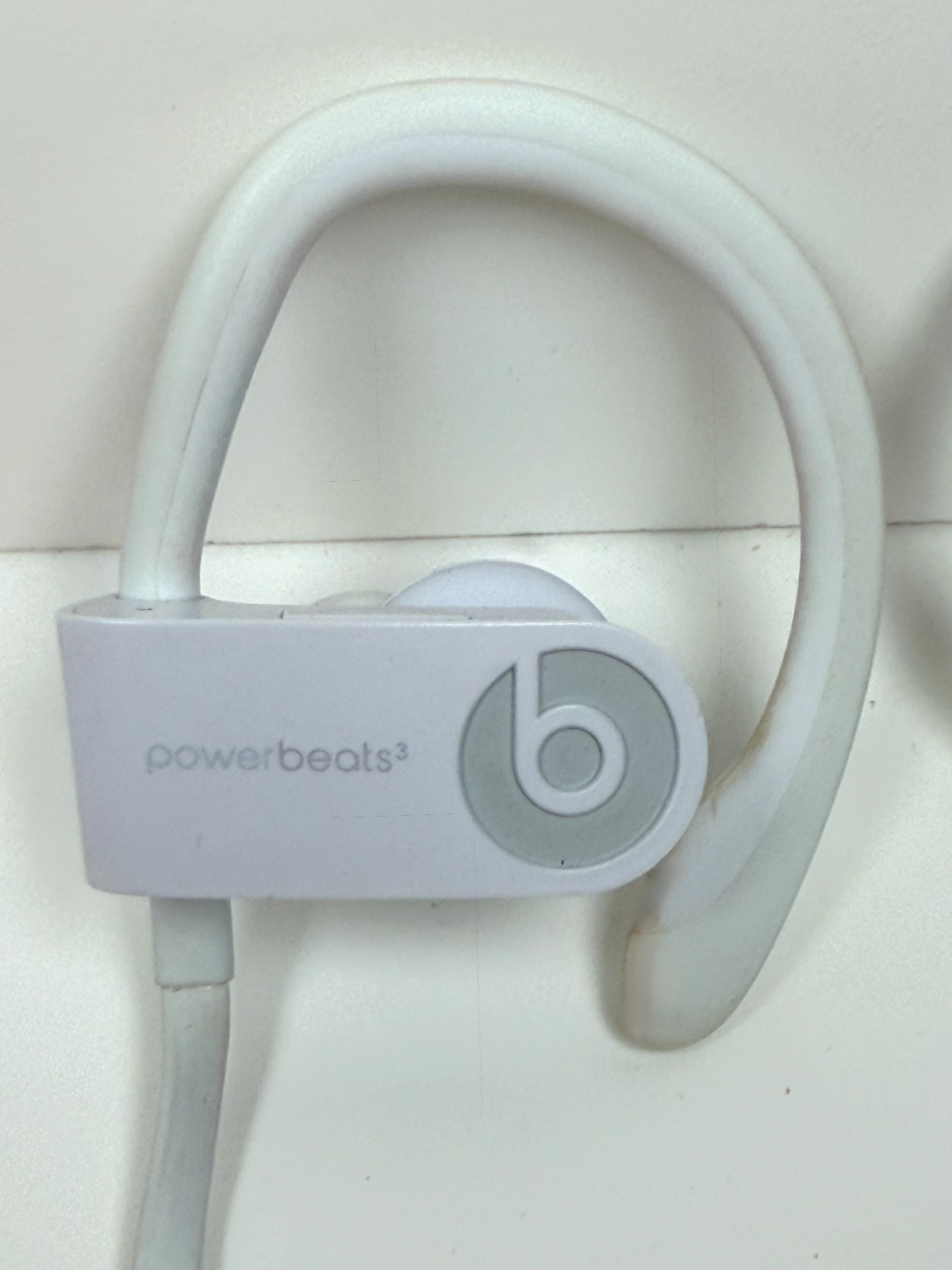 Beats Dr. Dre Powerbeats3 Wireless Hook Earphones In-Ear Case & Charger Workout