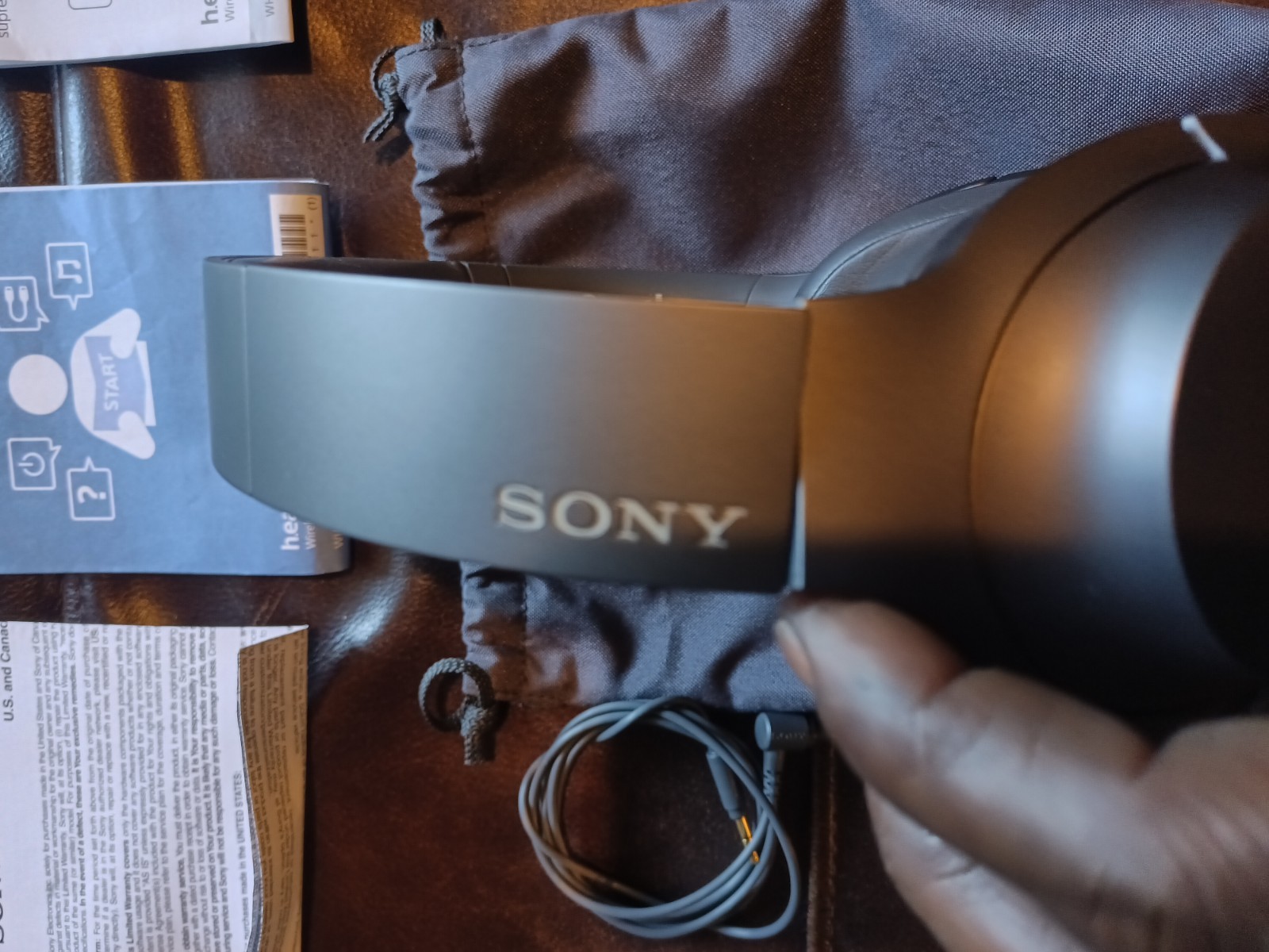 Sony WH-H900N h.ear on 2 Wireless Noise-Canceling Headphones/Apple iPod touch 4
