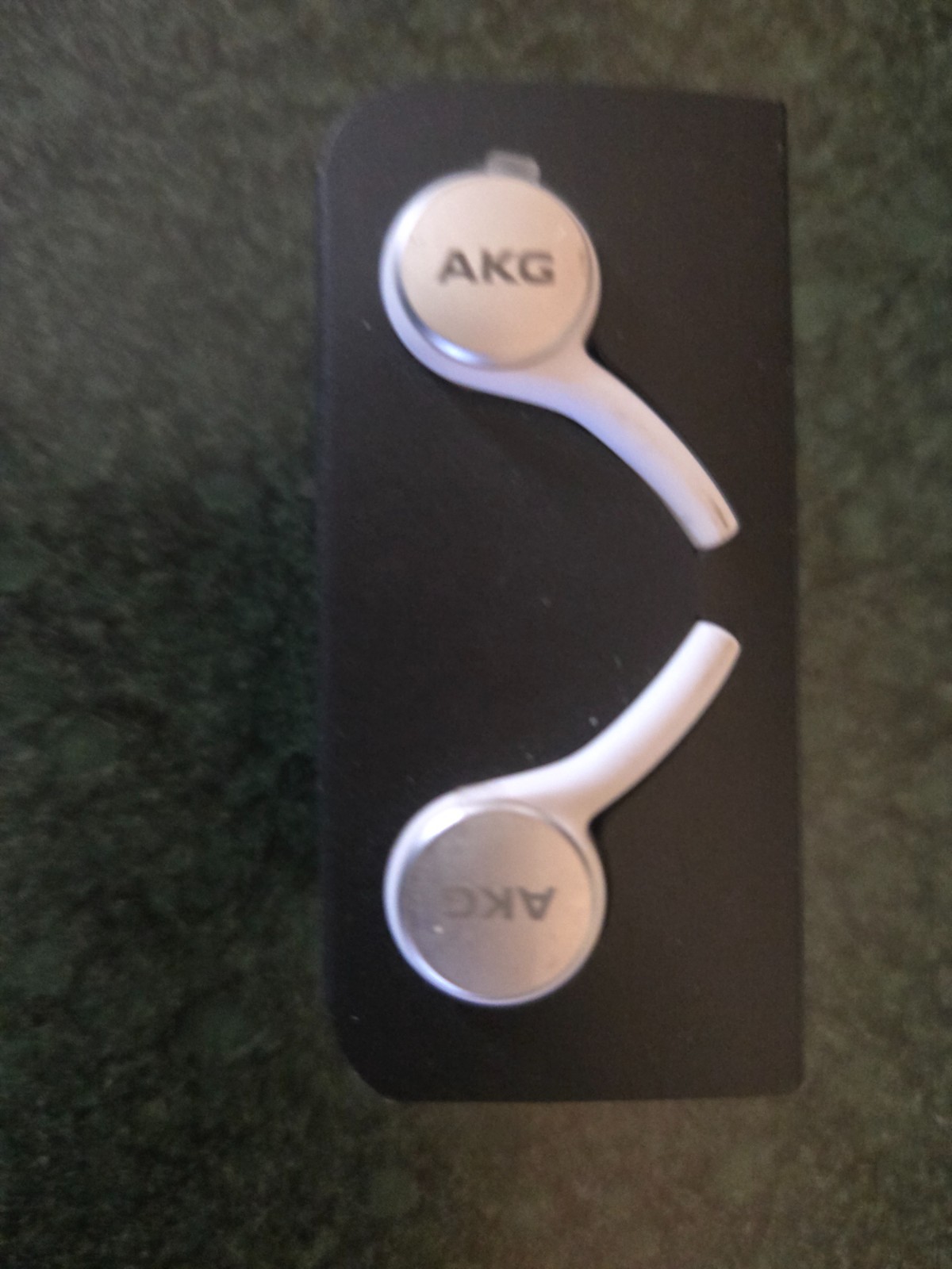 Samsung OEM AKG EO-IG955 3.5mm Earbud Headphones with Microphone White New