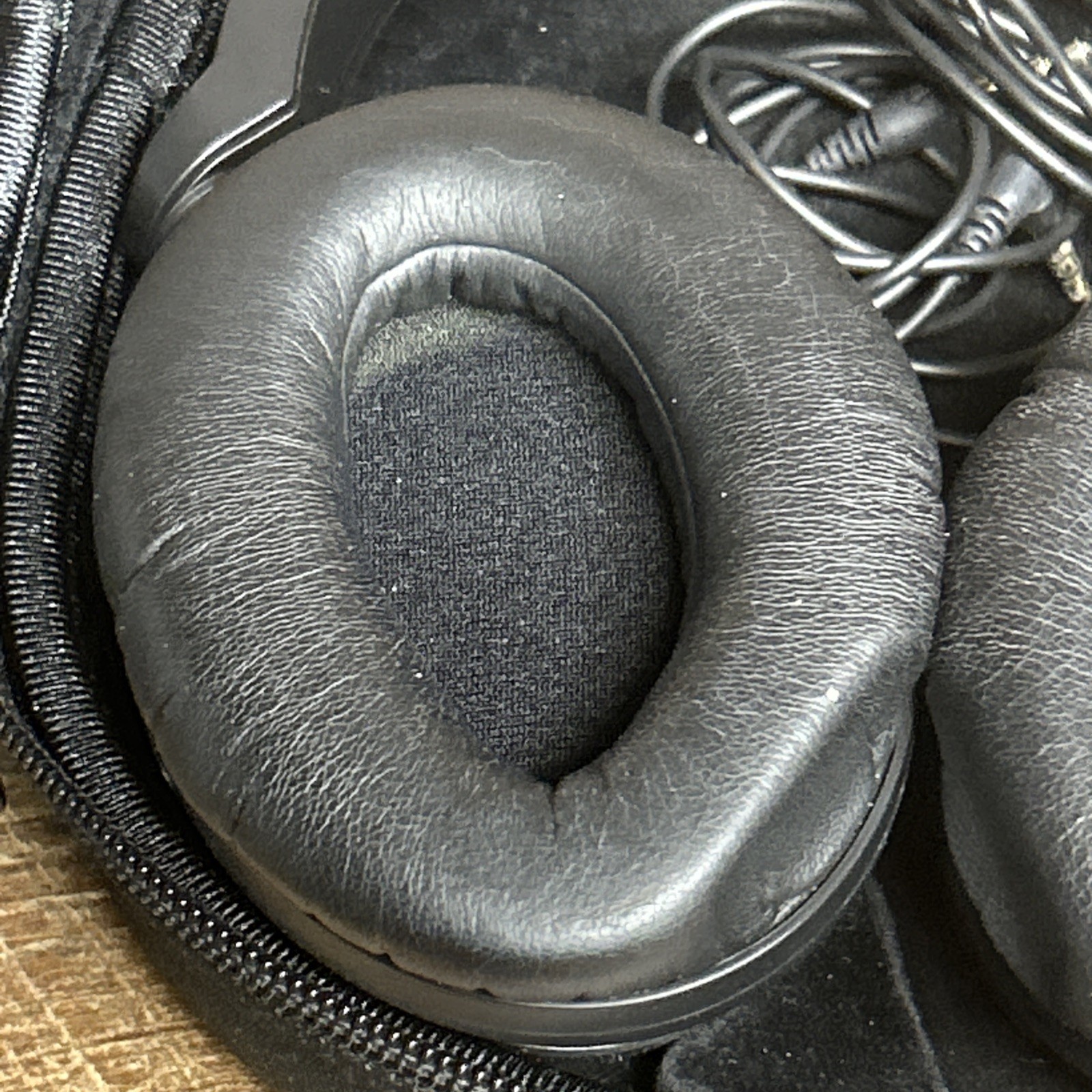 Audio-Technica ATH-ANC7B QuietPoint Active Noise-Cancelling On-Ear Headphones