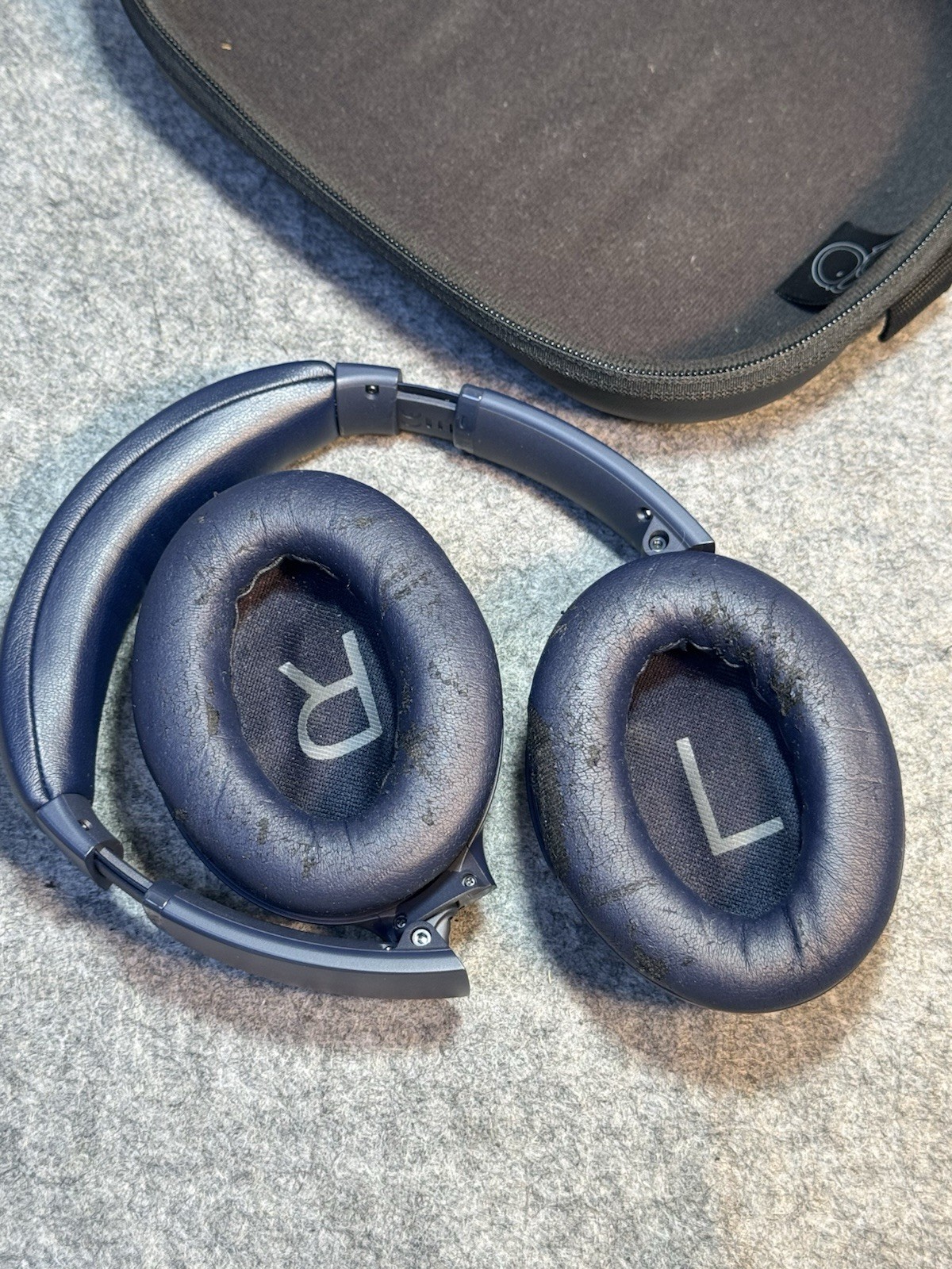 Bose QuietComfort Headphones Wireless Bluetooth Headphones,Active Over Ear Noise