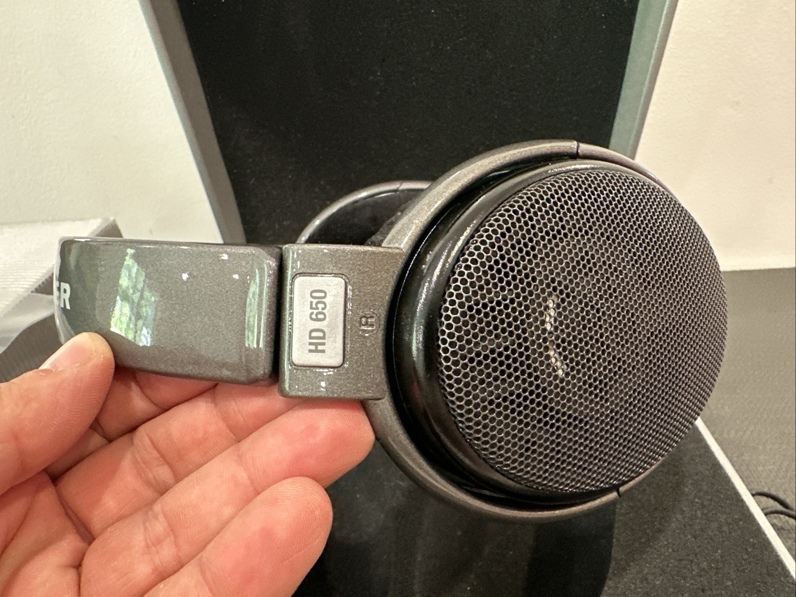 Sennheiser HD650 Reference Class Headphones Gray/Black