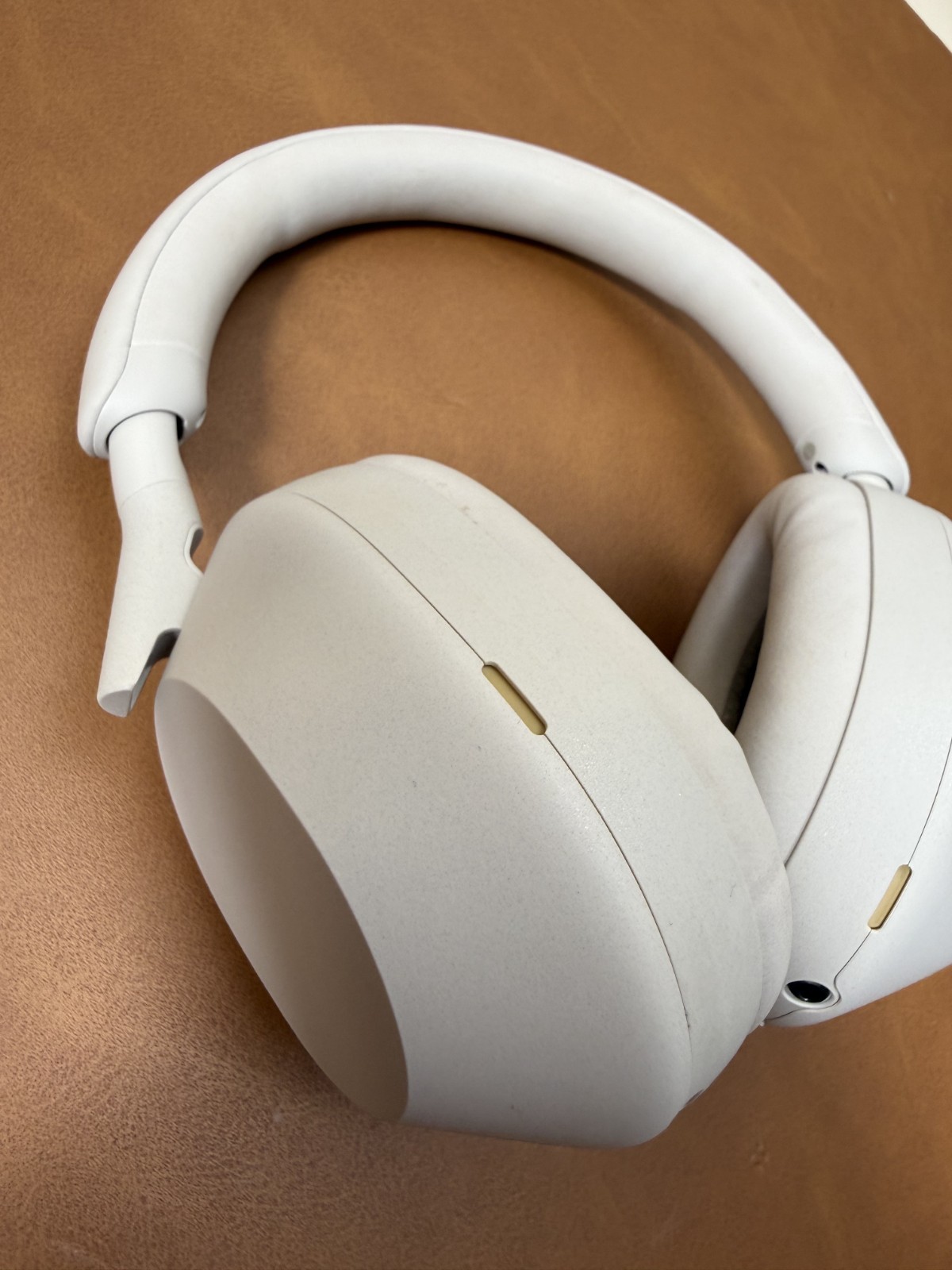 Sony WH-1000XM5 Noise-Canceling Wireless Over-Ear Headphones (Silver) Excellent