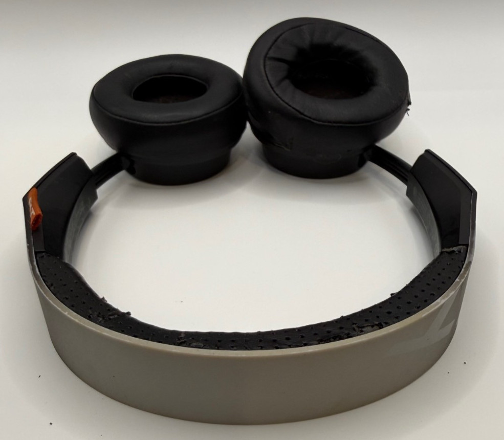 Plantronics BackBeat FIT 500 Wireless On the Ear Headphones – NEED LEFT EAR PAD
