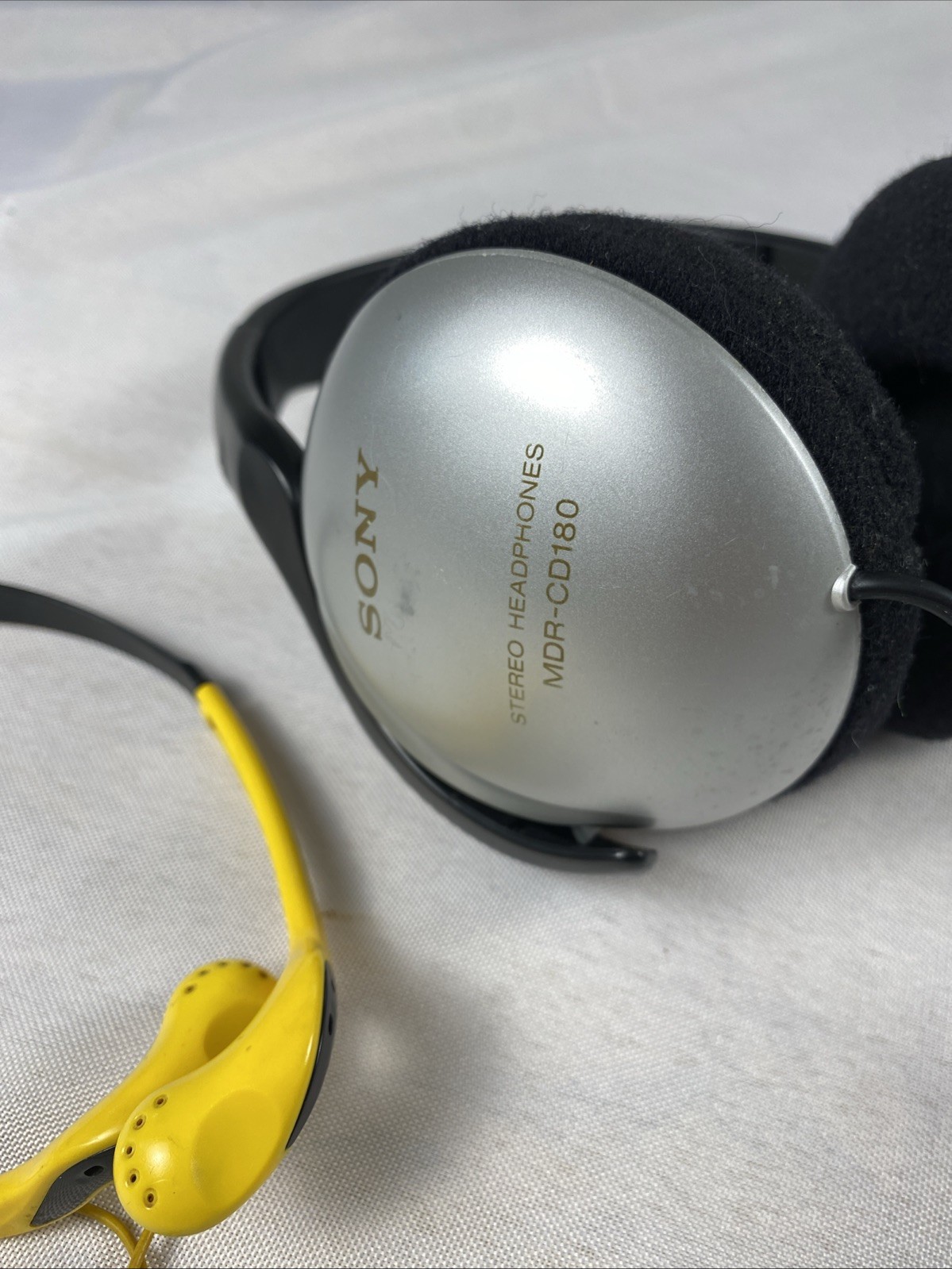 2 As Is VTG Sony Headphones MDR-CD180 MDR-W014