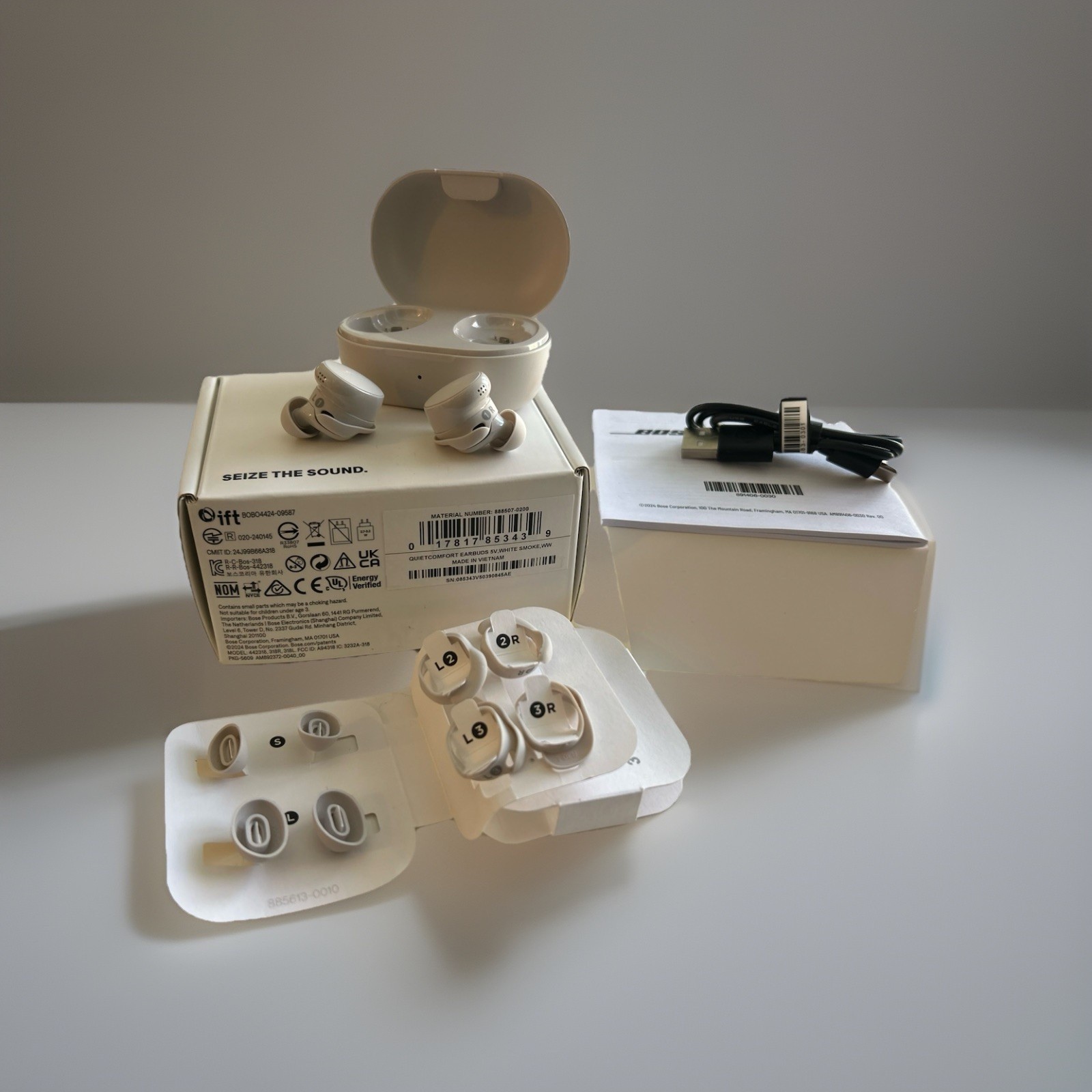 Bose Quiet Comfort Ultra Noise Canceling InEar Buds w/case-White Smoke〰️Open Box
