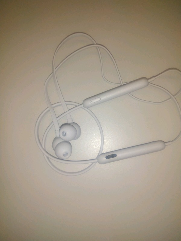 Beats Flex ‎MYME2LL/A Neckband Headphone Smoke Gray Wireless Built-in Microphone