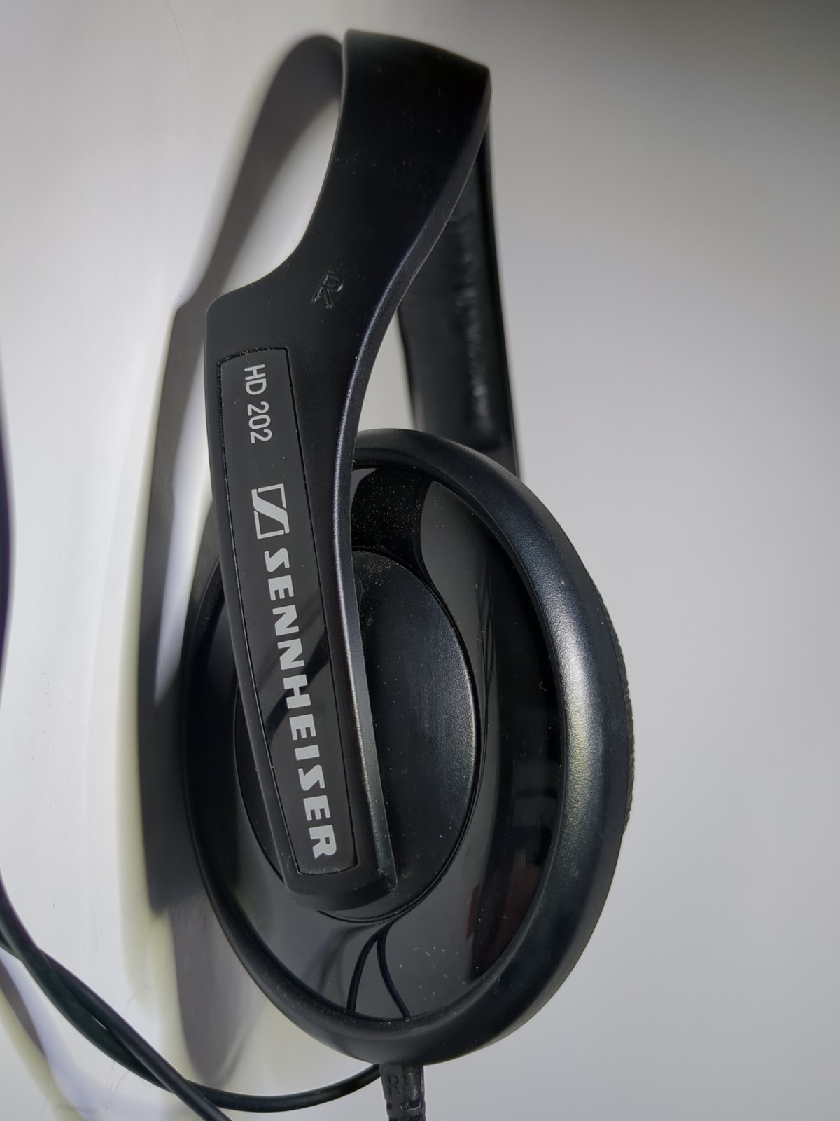 Sennheiser HD 202 Headphones Black 3.5mm Jack Over Ear Tested Works