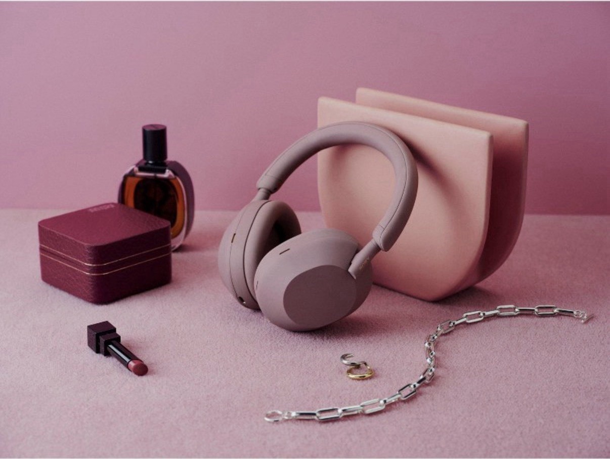 Sony – WH1000XM5 Wireless Noise-Canceling Over-the-Ear Headphones – Smoky Pink