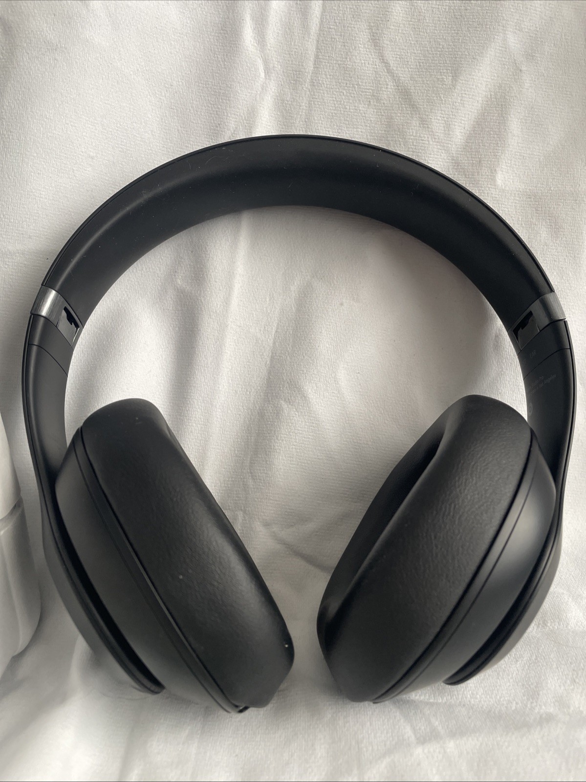Beats by Dr. Dre Studio Pro Wireless Bluetooth Headphones – Black MQTP3LL/A