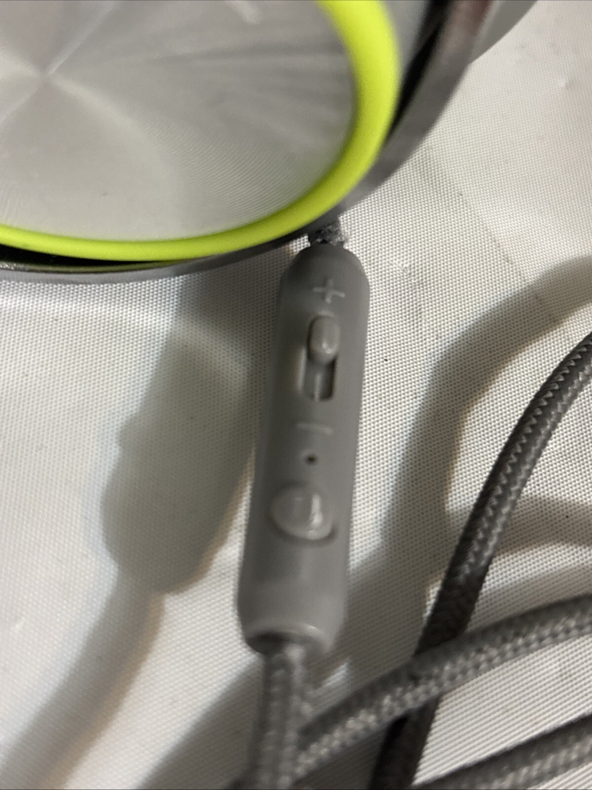 AILIHEN C8 Headphones Wired, On-Ear Headphones. Neon Green. Zipper Case. Tested