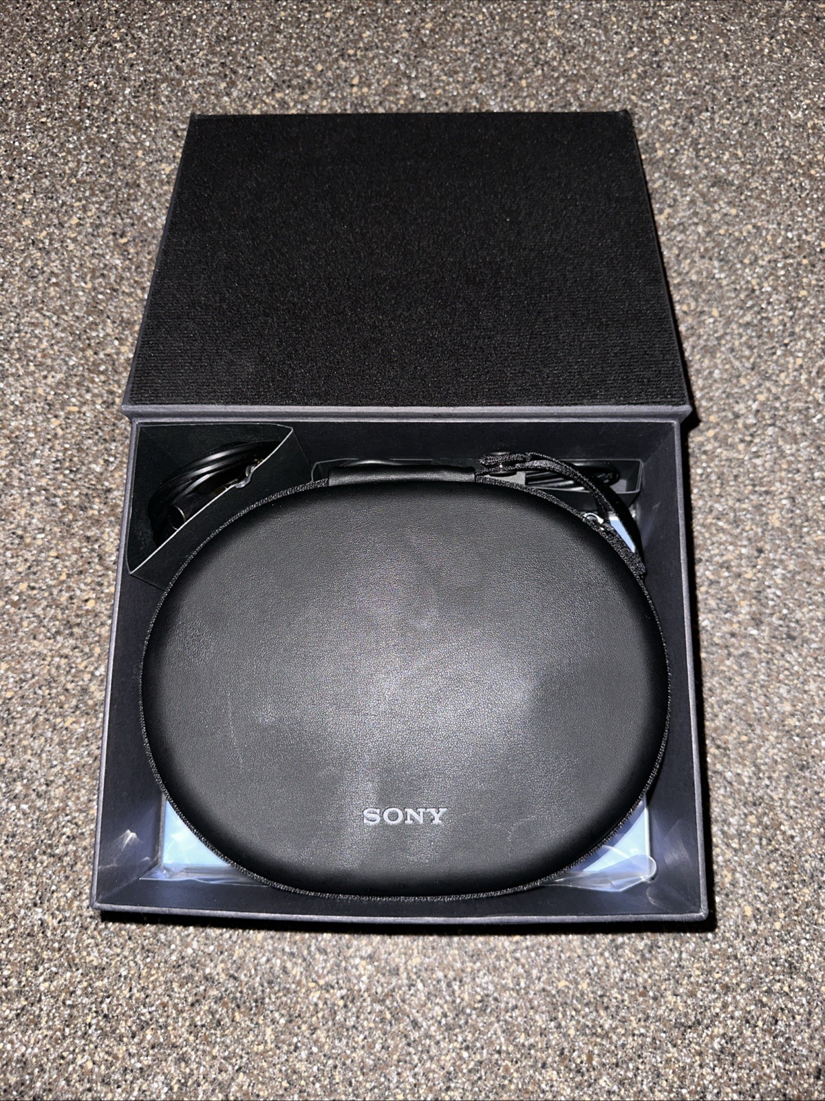 Sony Noise Cancelling Headphones WHCH710N Wireless Bluetooth Over the Ear New