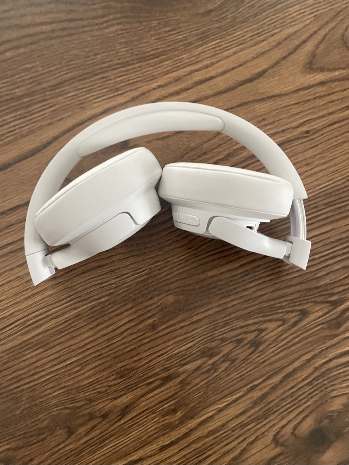 JBL Tune 770NC Over-ear Wireless Headphones – White