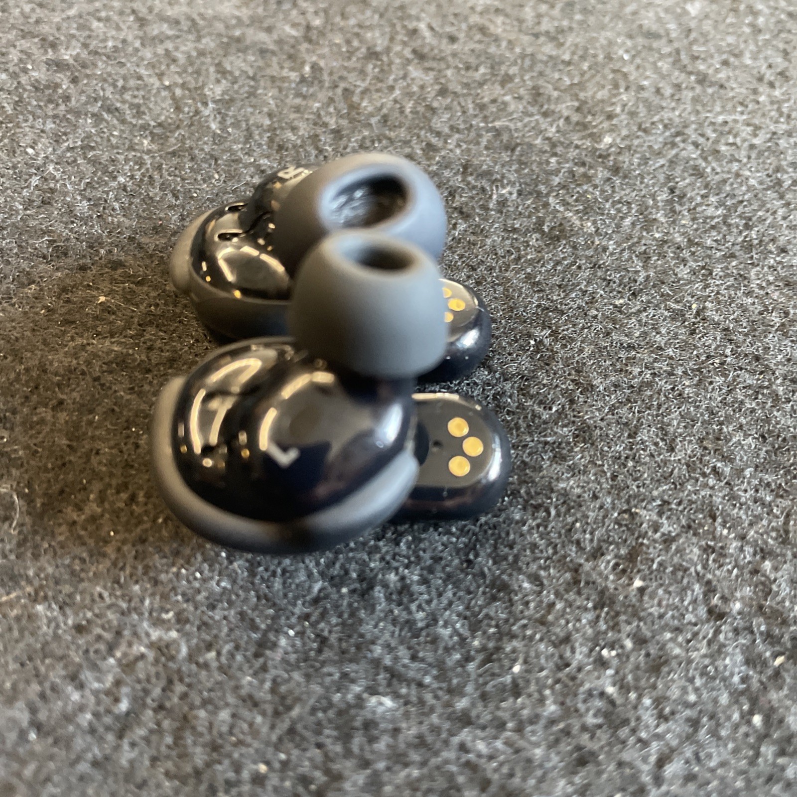 Bose QuietComfort Ultra Earbuds (2nd Gen) Black w/ Charger – Excellent
