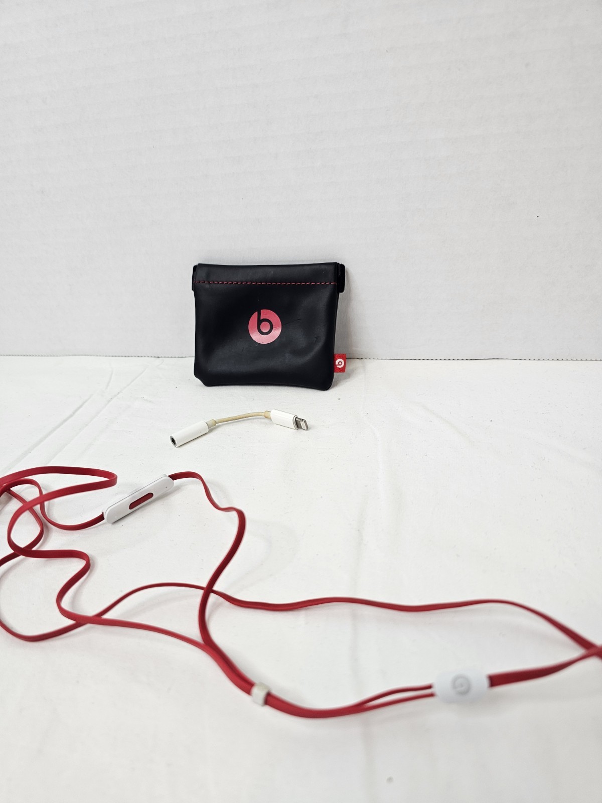 🖤Beats By Dr. Dre Urbeats 2.0 In Ear Headphone Buds White Red