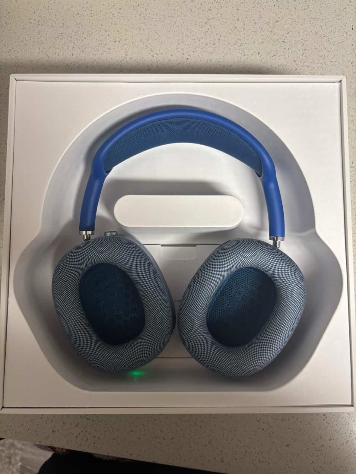 Apple AirPods Max Bluetooth Over-Ear Headphones Blue/Silver Noise Cancelling Mic