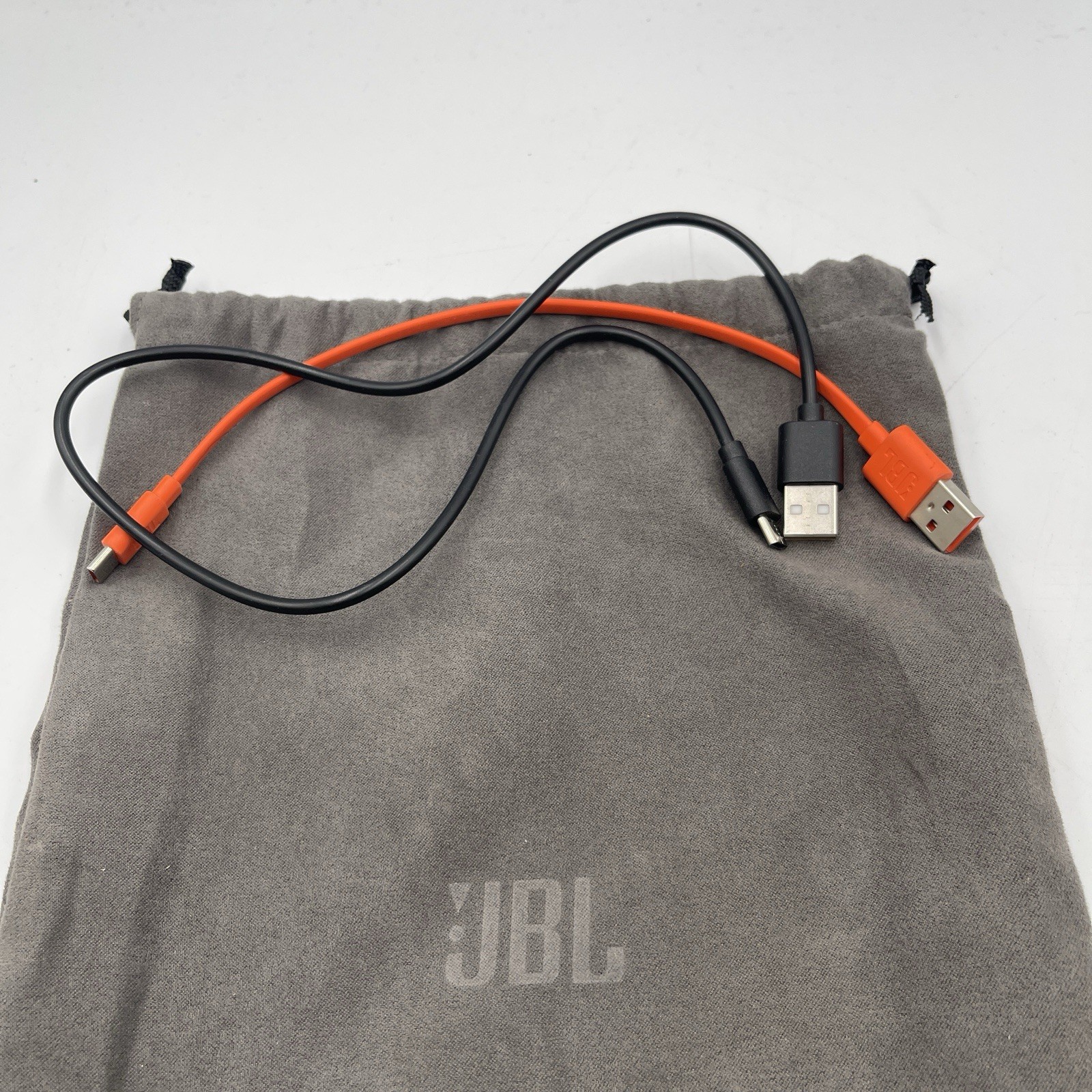 JBL Live 675NC Wireless On-Ear Headphones with Adaptive Noise Cancelling