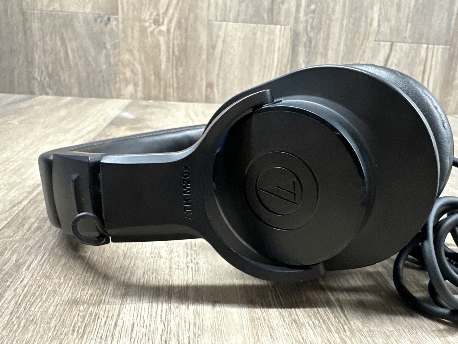 Audio-Technica ATH-M20x Closed-Back Monitor Headphones (Black)