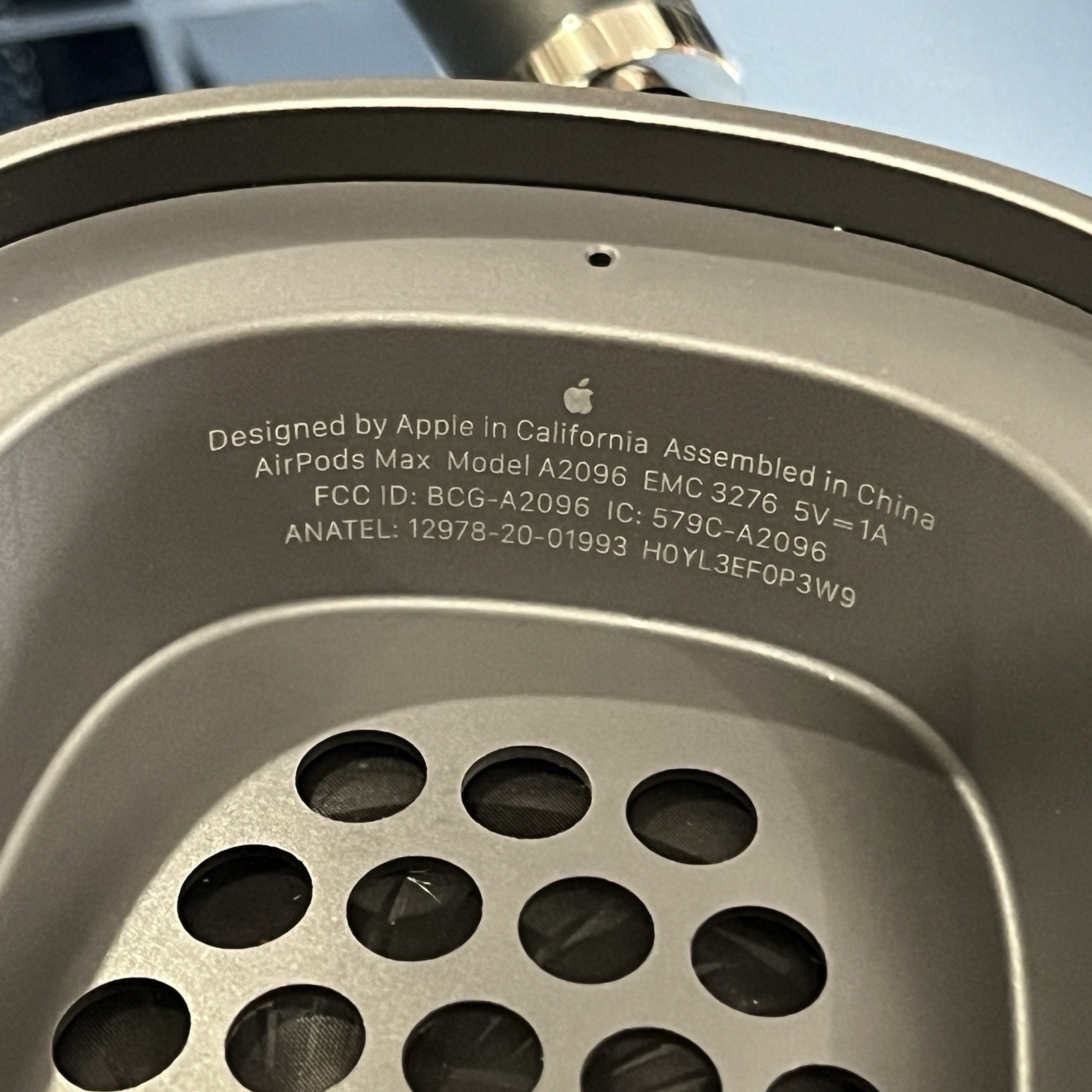 Apple AirPods Max A2096 1st Gen w/ Smart Case