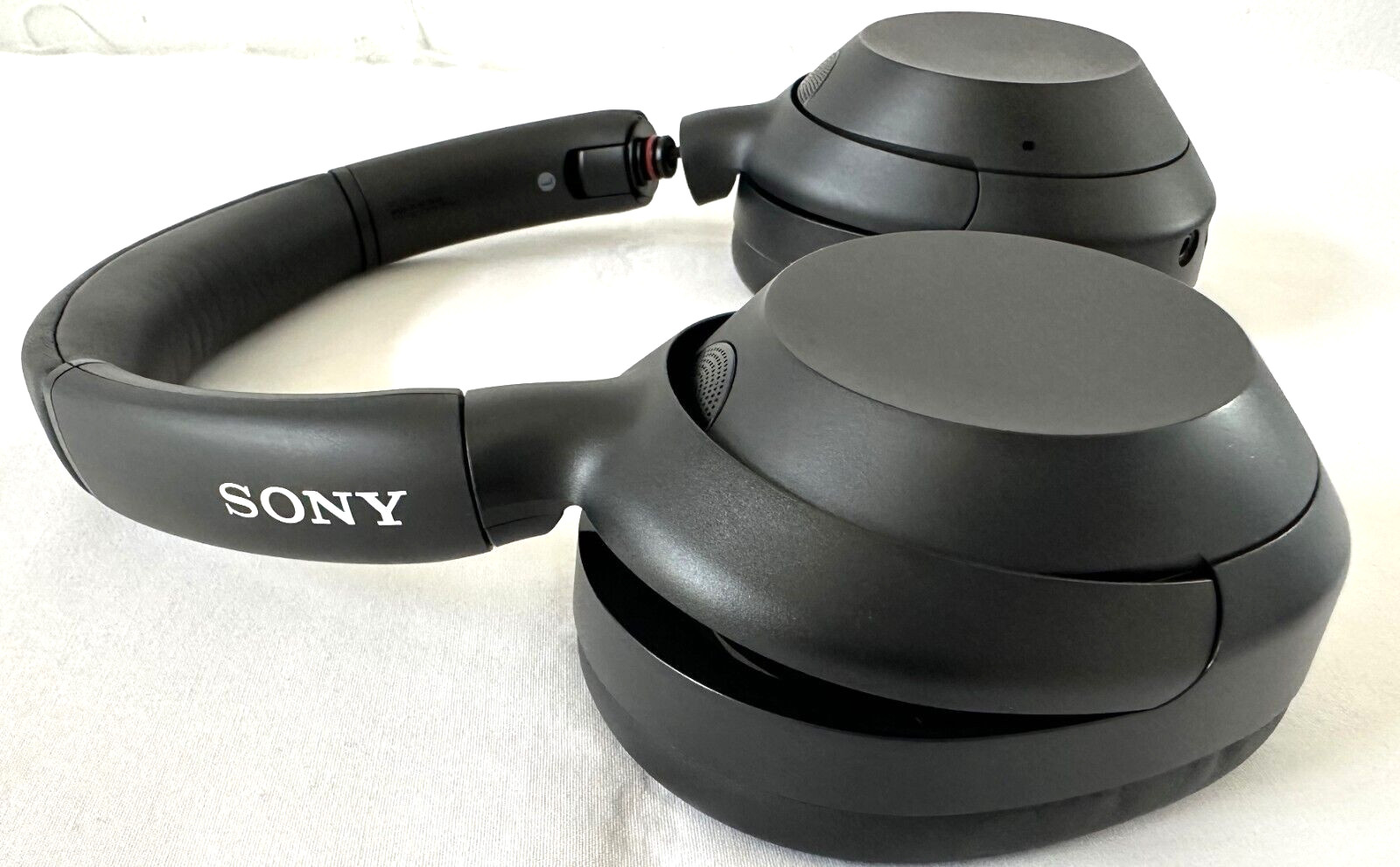 Sony ULT WEAR 900N Wireless Noise Canceling Headphones Black Broken left side1.3