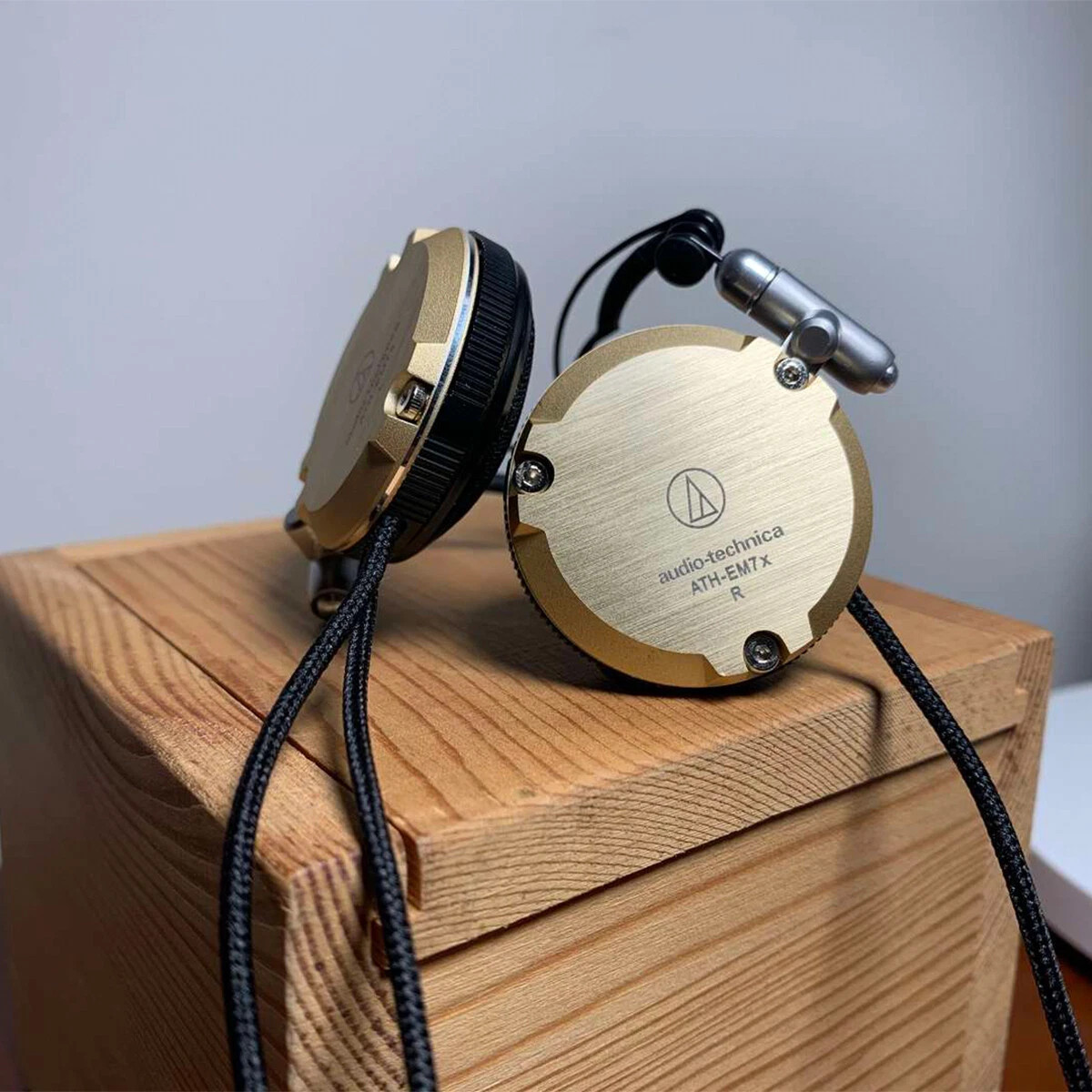 Original Audio-Technica ATH-EM7X Adjustable Aluminum Clip-On Headphones