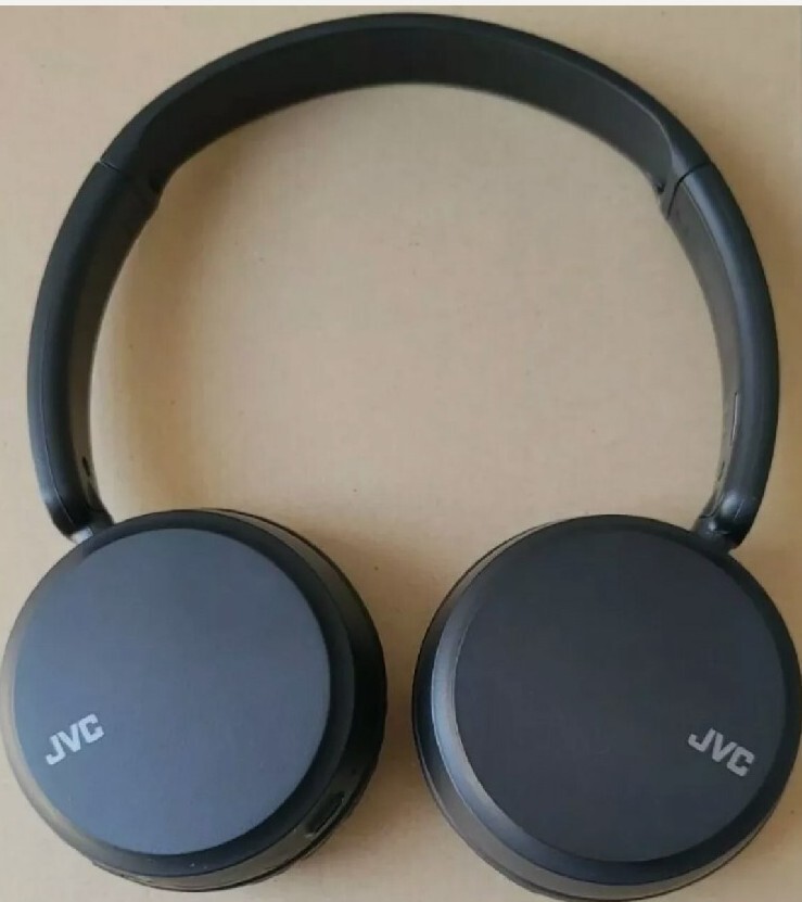 JVC HA-S35BT BLACK DEEP BASS BT WIRELESS HEADPHONES.
