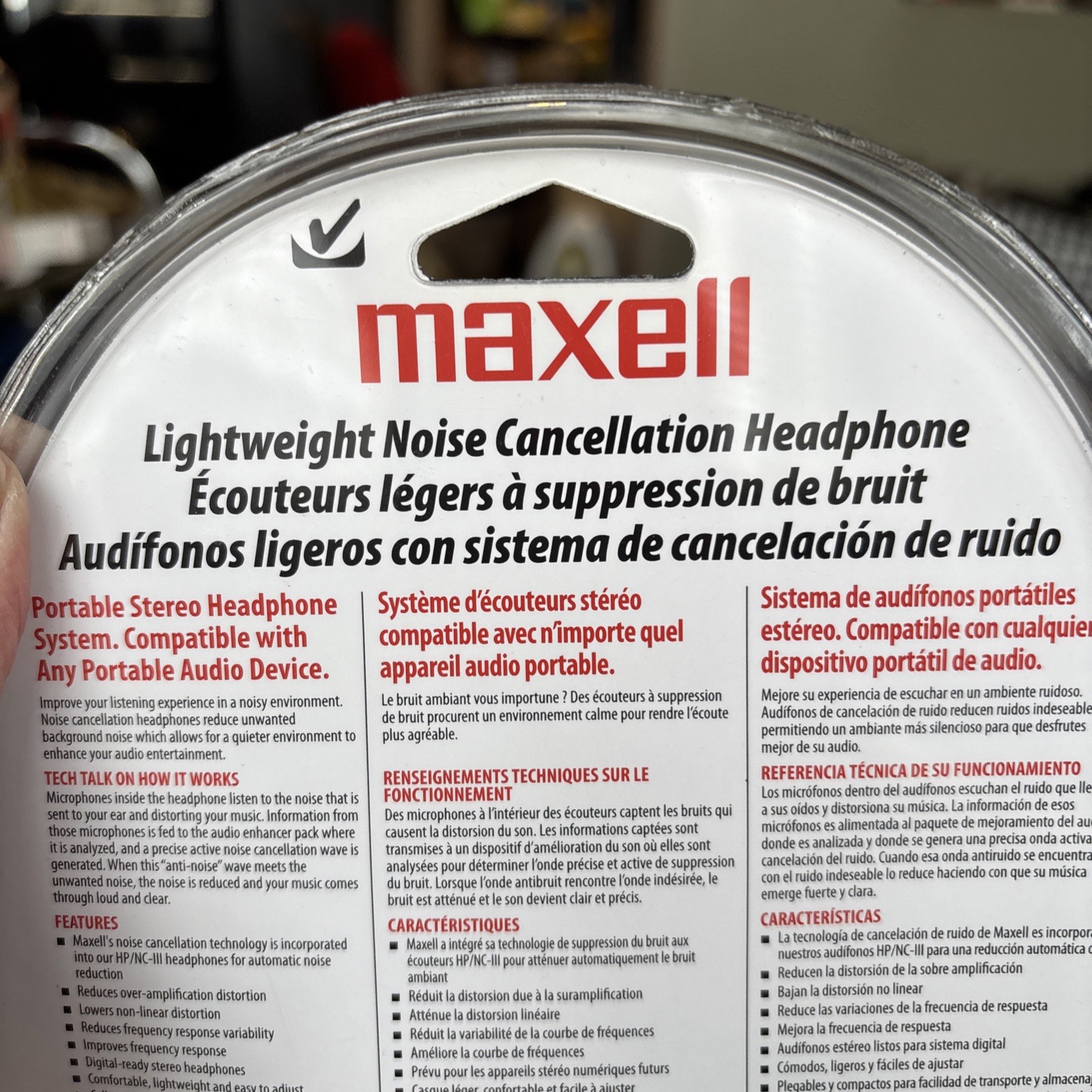 Maxell HP/NC-II1 Lightweight Noise Cancellation Travel Headphones NEW Sealed.