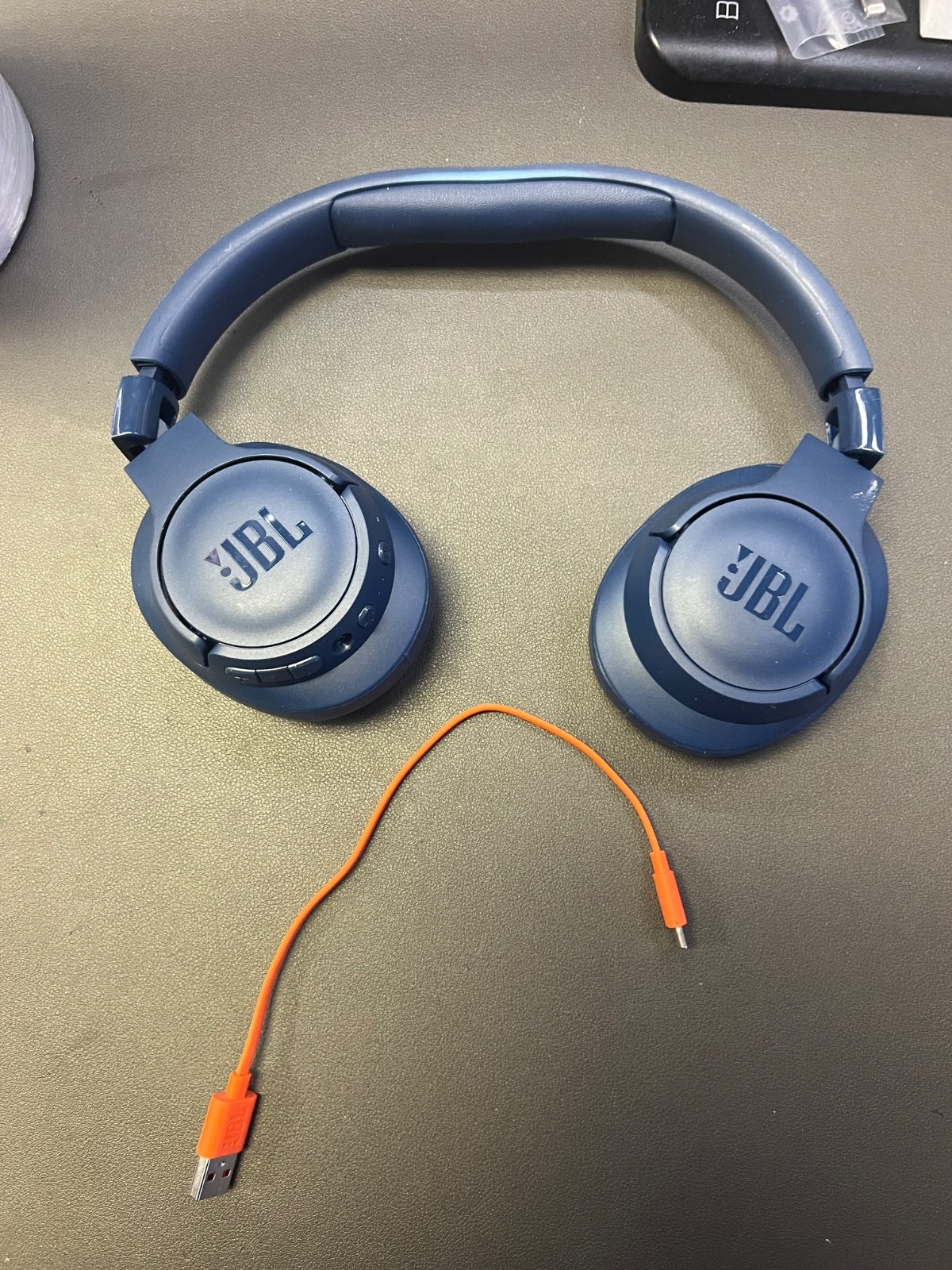 JBL Tune760NC – Active NC Bluetooth Headphones-BENT BUT WORKS!-BLUE-CHEAP!