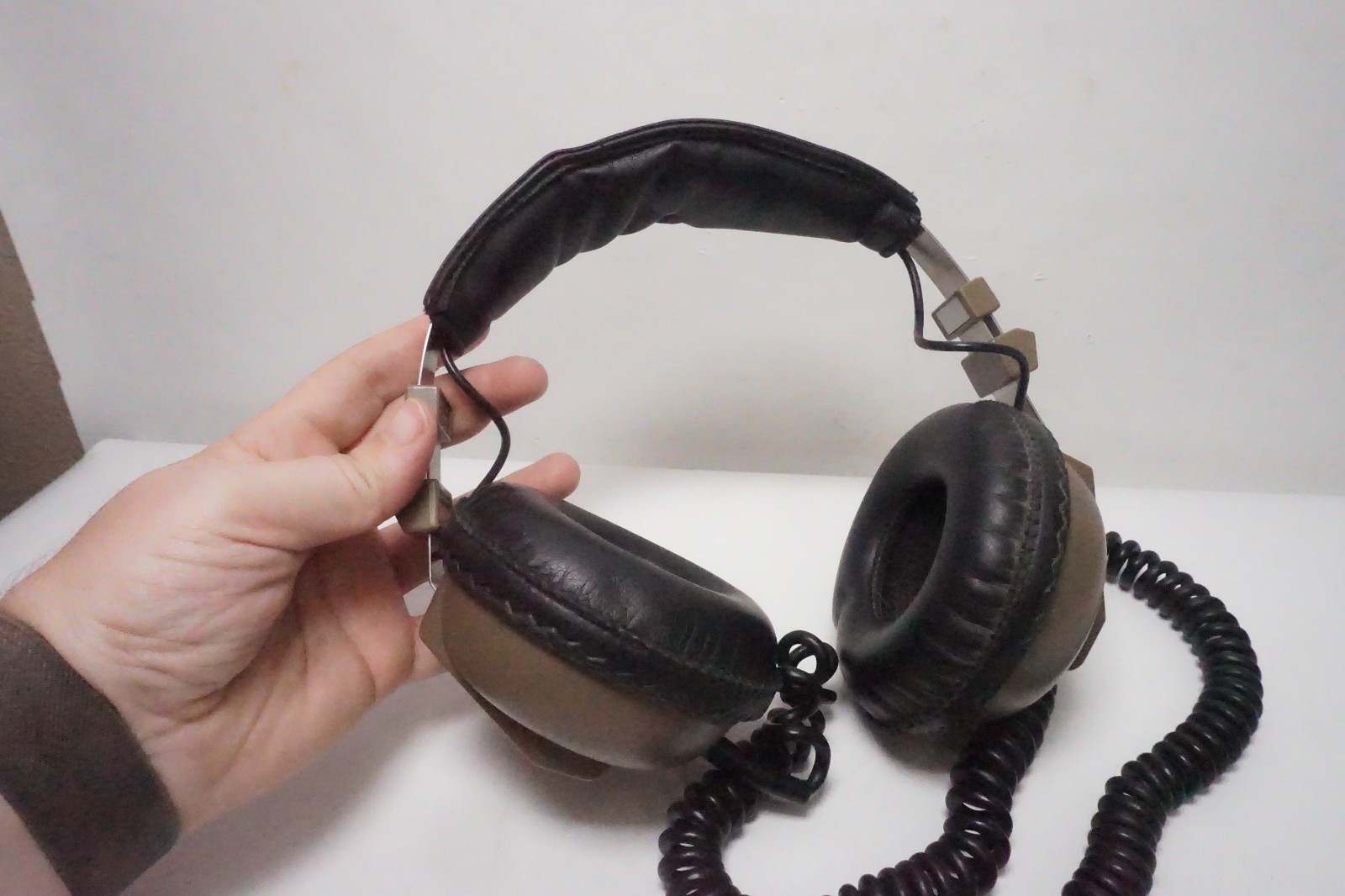 Vintage Realistic Nova 40 Wired Over-Ear Headphones Stereo Headset Brown Black