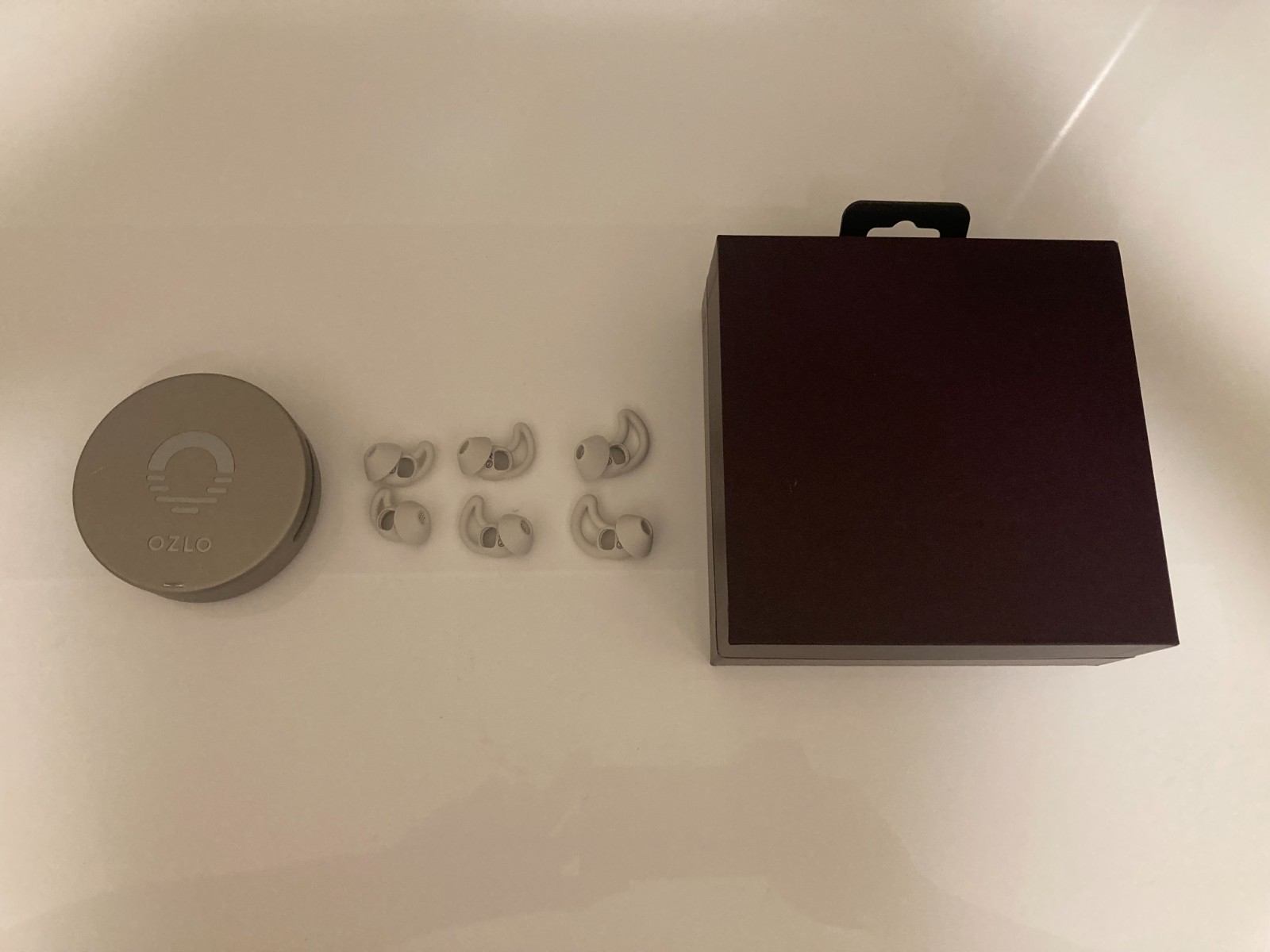 Ozlo Sleepbuds Wireless Noise Canceling Bluetooth Earbuds (Clean Good Condition)